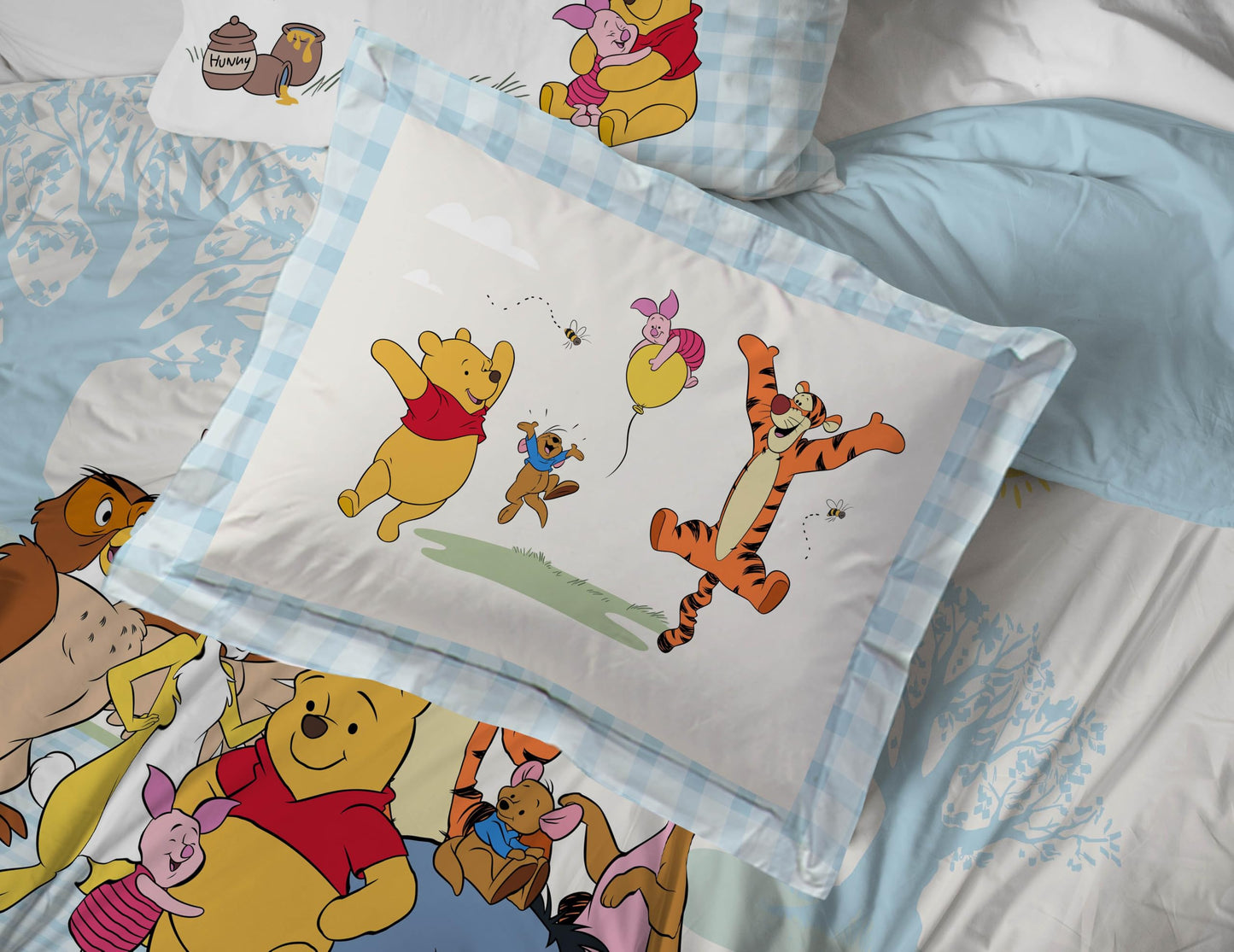 Jay Franco Kids Comforter Set Includes Sheets and Pillow Covers - Soft and Cozy Bed Set for Stylish Room Decor, Official Licensed Bedding, White - Winnie The Pooh, 7 Piece Full