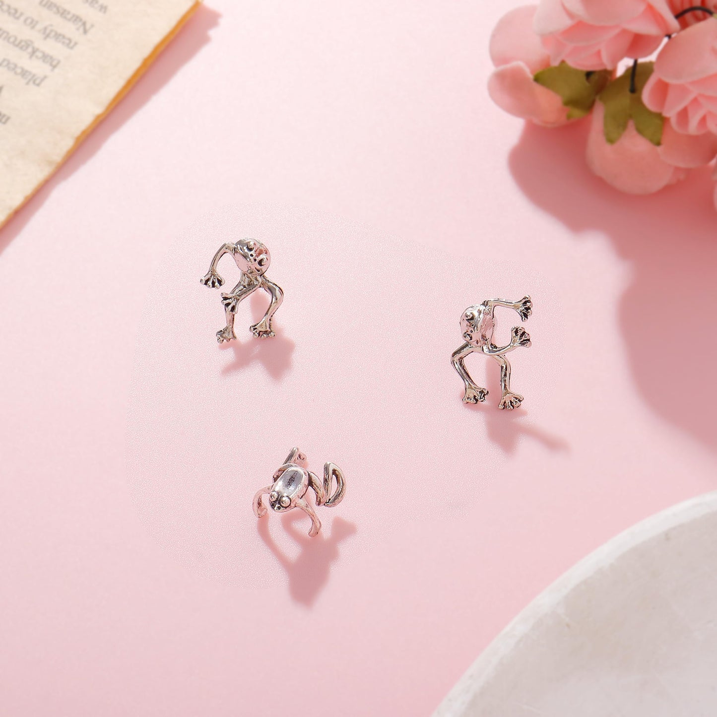 Silver Frog Earrings for Women Christmas Stocking Stuffers Vintage Frogs Shaped Stud Earrings Funny Cute 3D Animal Earrings Jewelry Gifts