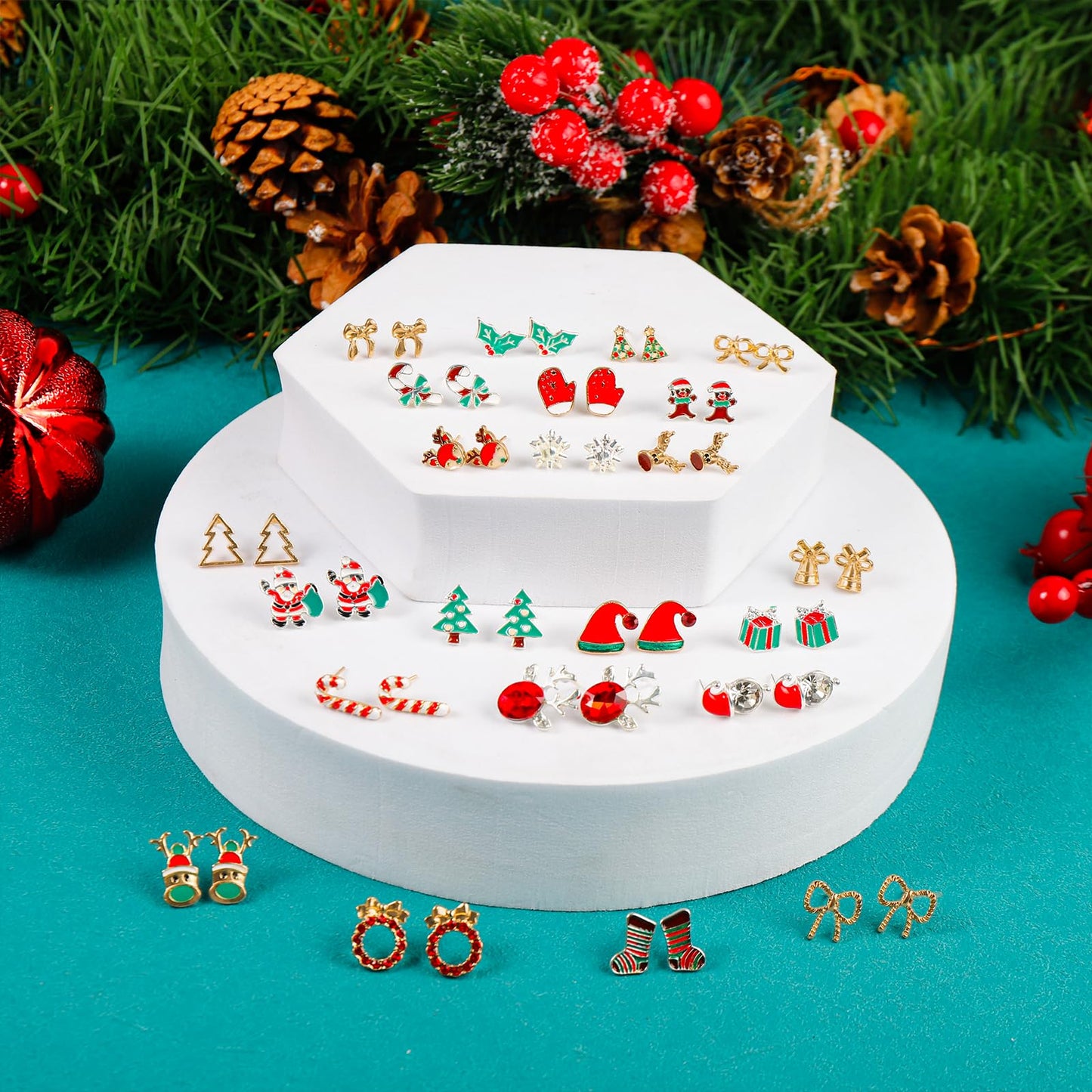 Gushu 30 Pairs Christmas Earrings for Women, Xmas Gifts Holiday Cute Stud Earrings Hypoallergenic Christmas Tree Snowflake Bow Snowman Stocking Santa Claus Elk Stud Festive Party Jewelry Gifts