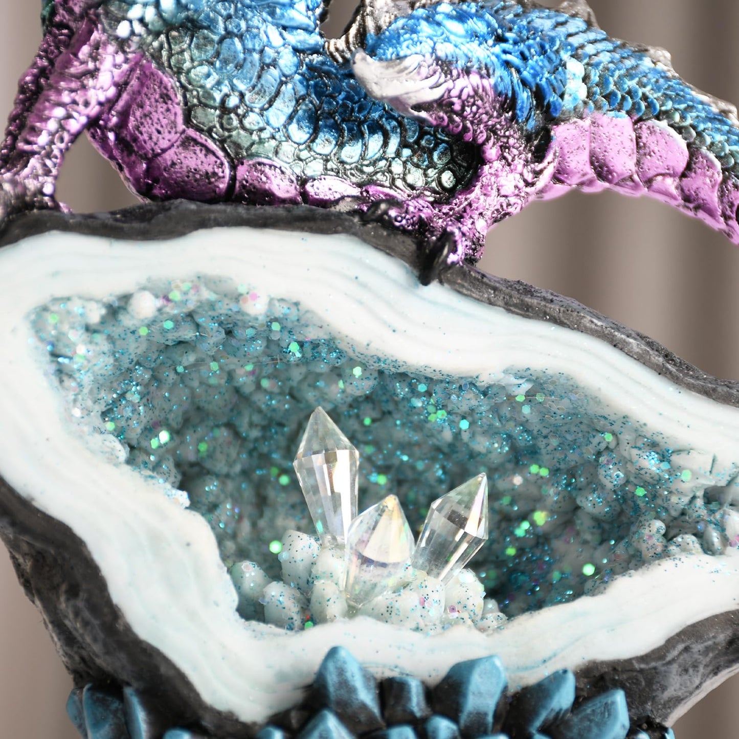 KalyZ@rts Mystic Dragon Crystal Cave Statue, Handcrafted Resin Art Sculpture with Geode, D&D Decor, Fantasy Gifts, Perfect Fantasy Decor for Desk/Home/Office & Unique Gift （Blue Dragon