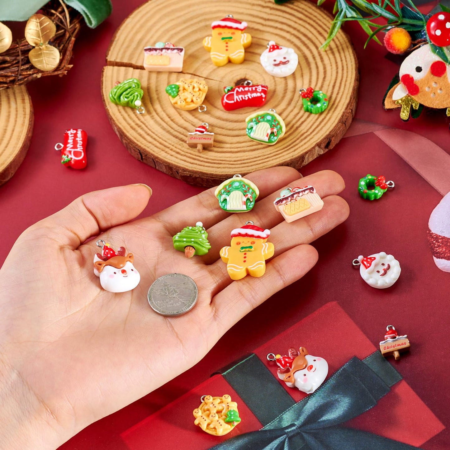 Cheriswelry 20Pcs Christmas Charms for Jewelry Making Resin Pendant Charm Snowman Deer Gingerbread Man Christmas Tree Cake Dangle Charms 14-29mm for DIY Crafts Necklace Earring Bracelet Making