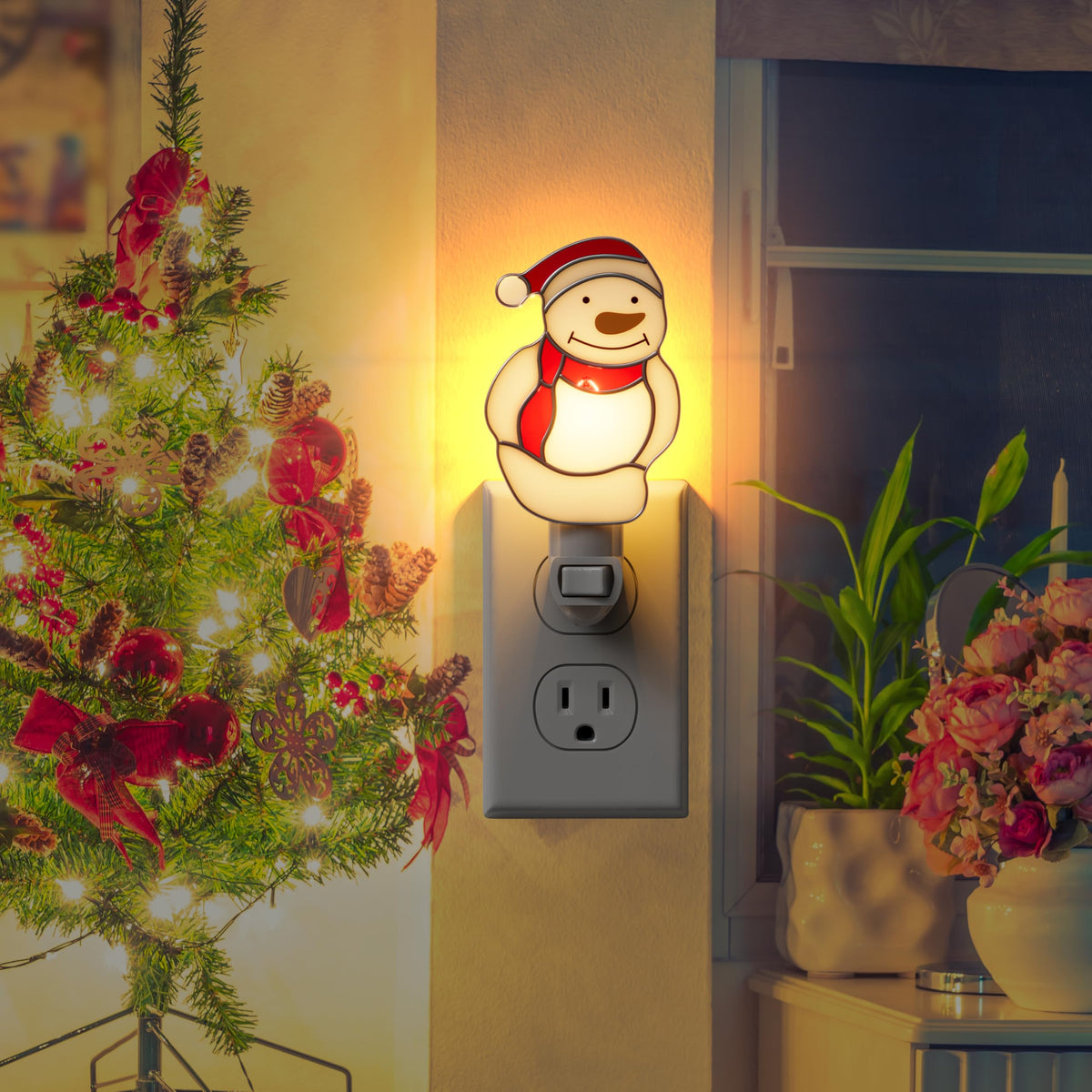 KUNDGLA Night Light Plug into Wall Stained Glass Christmas Snowmen Pretty Night Lights Plug in 7W Warm White Light Decorative Accent Nightlight Silver Chrome Nightlights Home Decor Gifts for Grandkids