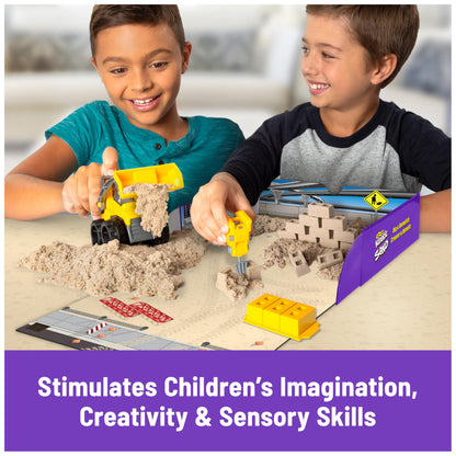 Kinetic Sand, Dig & Demolish Truck Playset with 453 g of Kinetic Sand, for Kids Aged 3 and Up