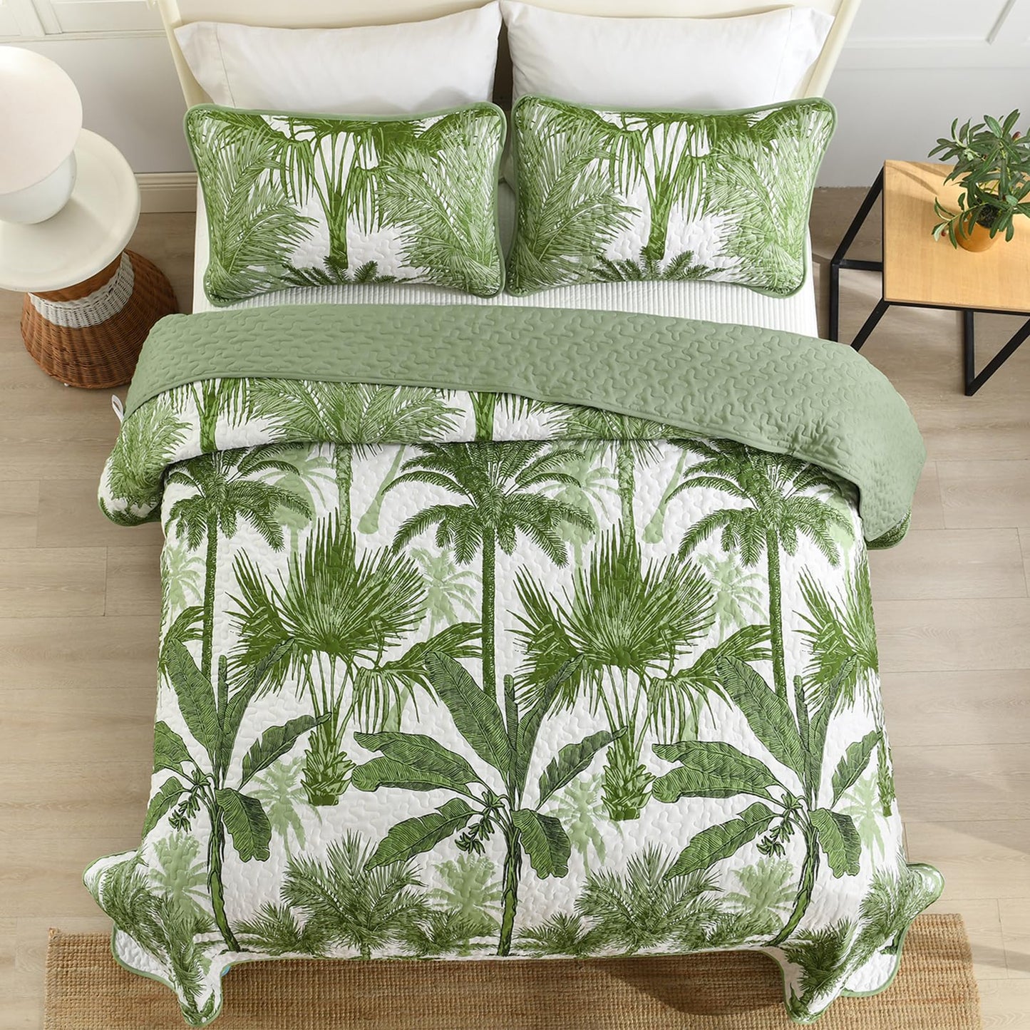 Luxudecor Tropical Plants Quilt Set King Size 3 Pieces Green Palm Botanical Bedspread Rainforest Style Bedding Set Soft Lightweight Bed Cover All Season 104"x90"