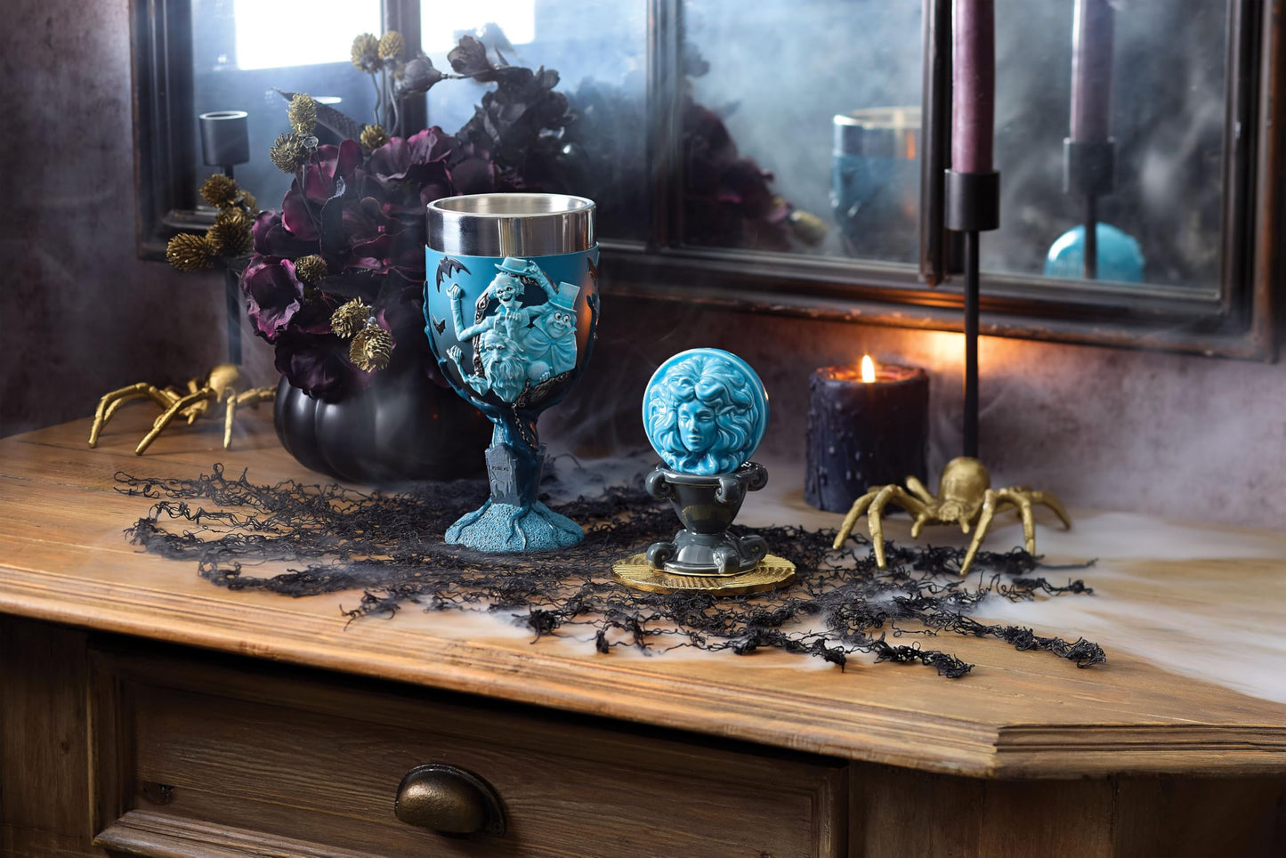 Enesco Disney Ceramics Haunted Mansion Madame Leota Salt and Pepper Shaker Set, 5.23 Inch, Multicolor