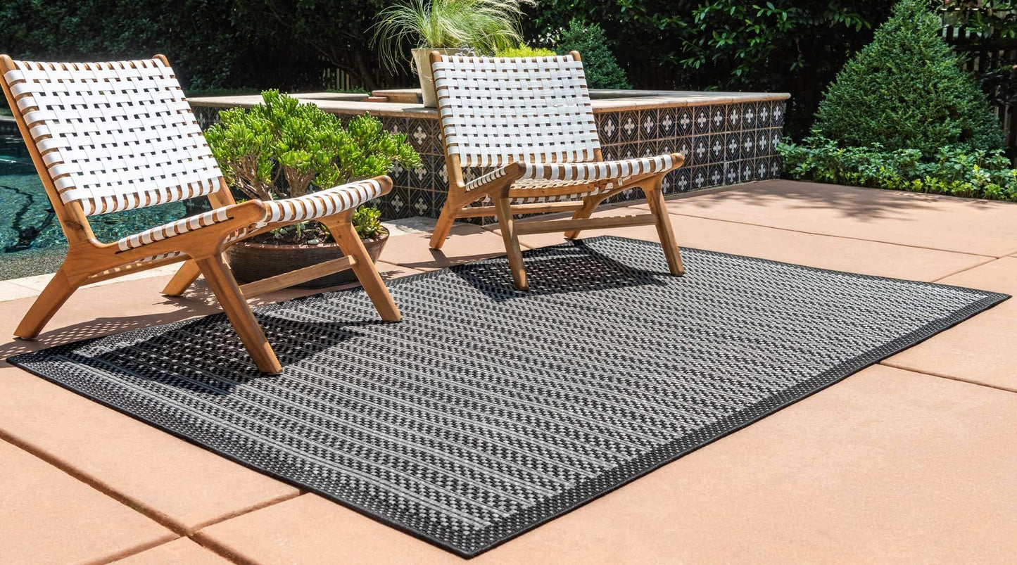 Unique Loom Outdoor Border Collection Area Rug - Checkered (8' x 11' 4" Rectangle, Gray/ Black)