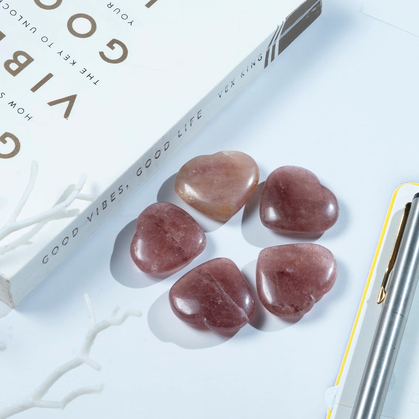 Crocon 5 Pcs Strawberry Quartz Heart stone 25mm Mini Heart Shape gemstone Puff Stones Set 400+ Carats Pocket Crystal Healing Tumble Collection Palm Worry Stone Good Luck Meditation Gift Home Decor