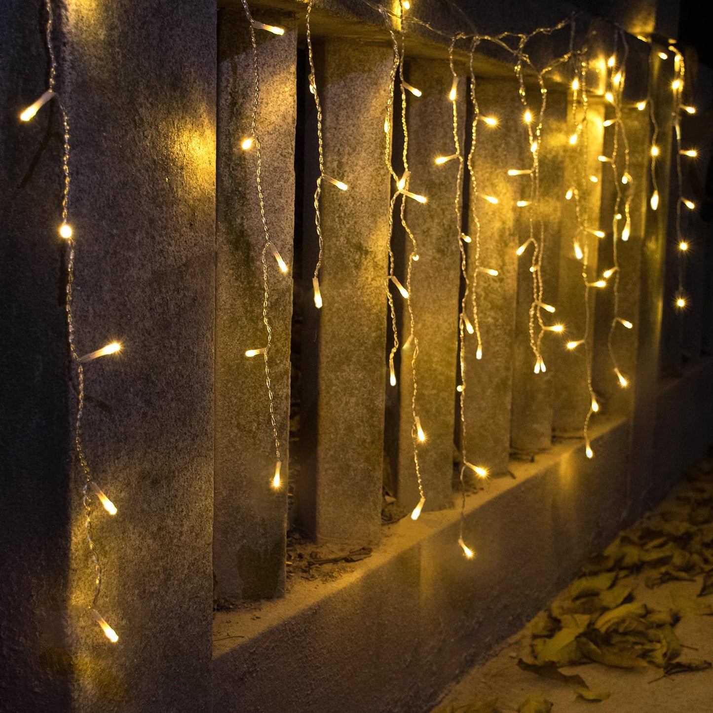 YOLIGHT Icicle Lights Outdoor, 16.5ft 192 LED Christmas Lights With Remote Control, 8 Modes Twinkle Curtain for Garden Bedroom Roof Wedding Party Halloween Decoration (Warm White)