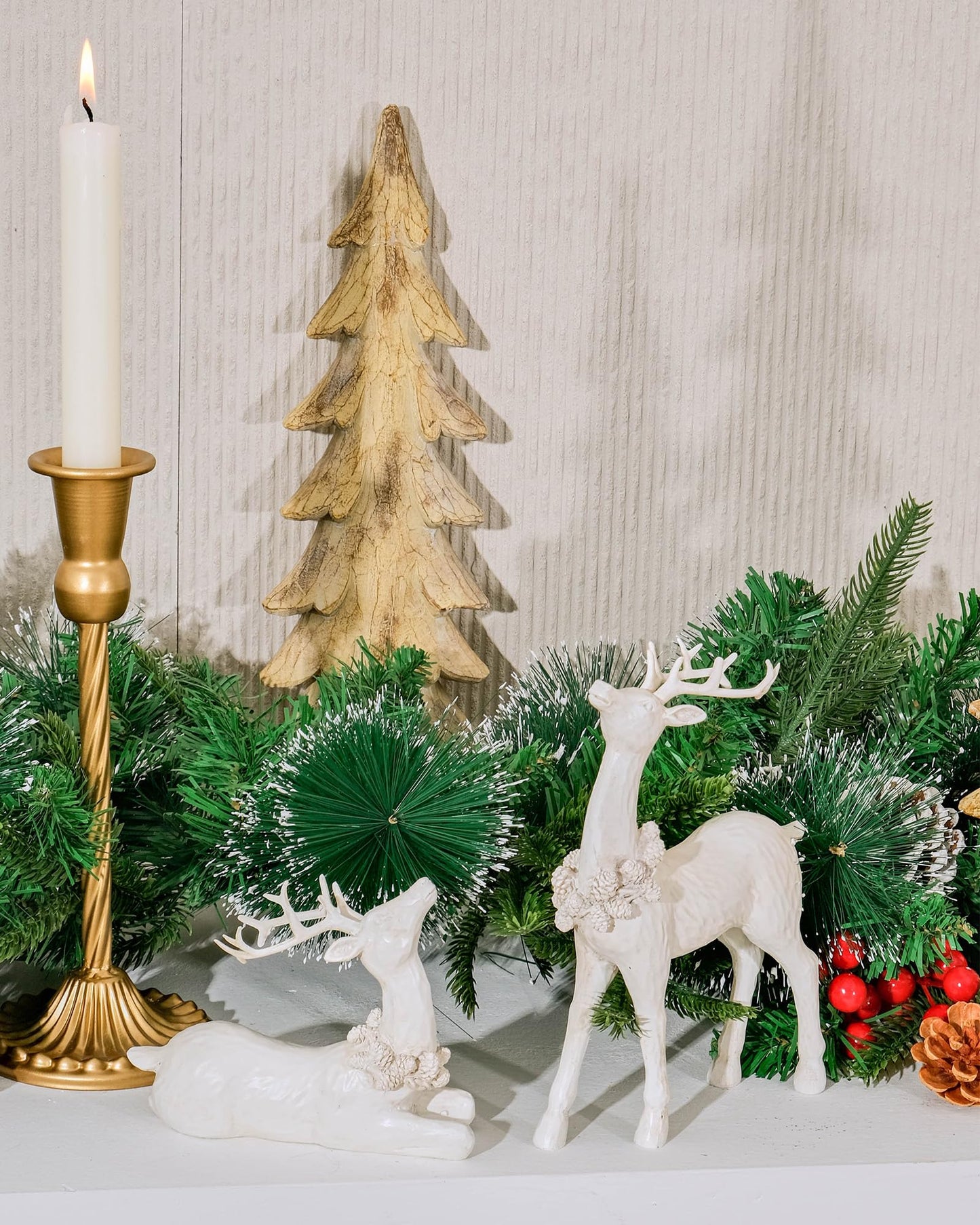 DN DECONATION 2pcs White Christmas Reindeer Statue, Indoor Reindeer Decor, Tabletop Resin Deer Figurine