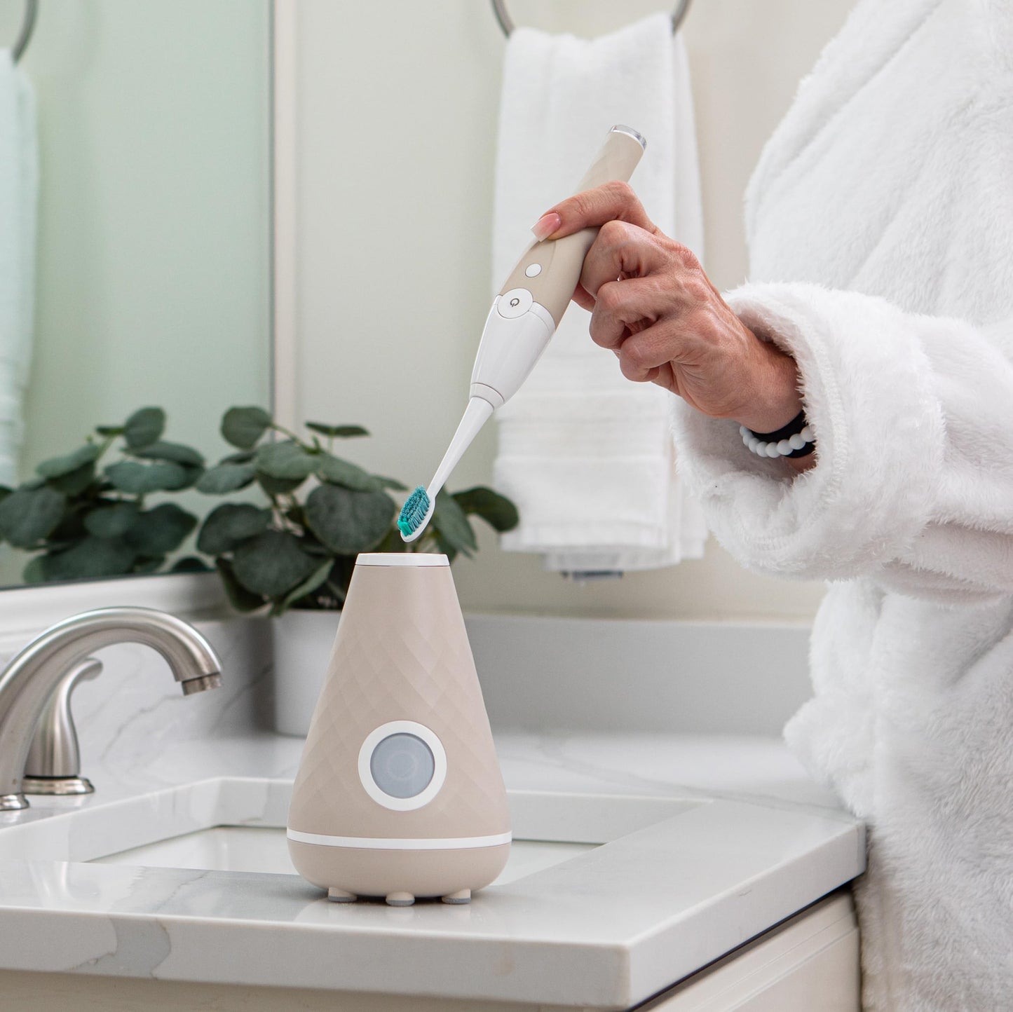 Tao Clean UV Sanitizing Sonic Toothbrush and Cleaning Station, Electric Toothbrush, Dual Speed Setting, White