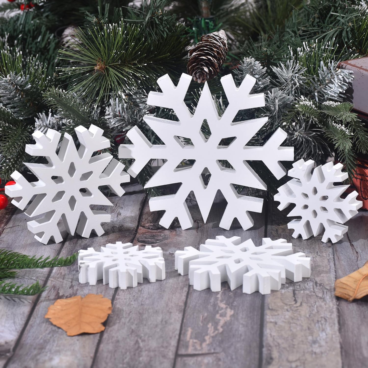 GHOSTMAGIC 5Pcs Christmas Snowflake Wooden Tabletop Decor, White Snowflake Wood Sign Blocks Winter Decoration in 3 Sizes, Farmhouse Tiered Tray Decor Centerpiece for Xmas Party Home Mantel (White)