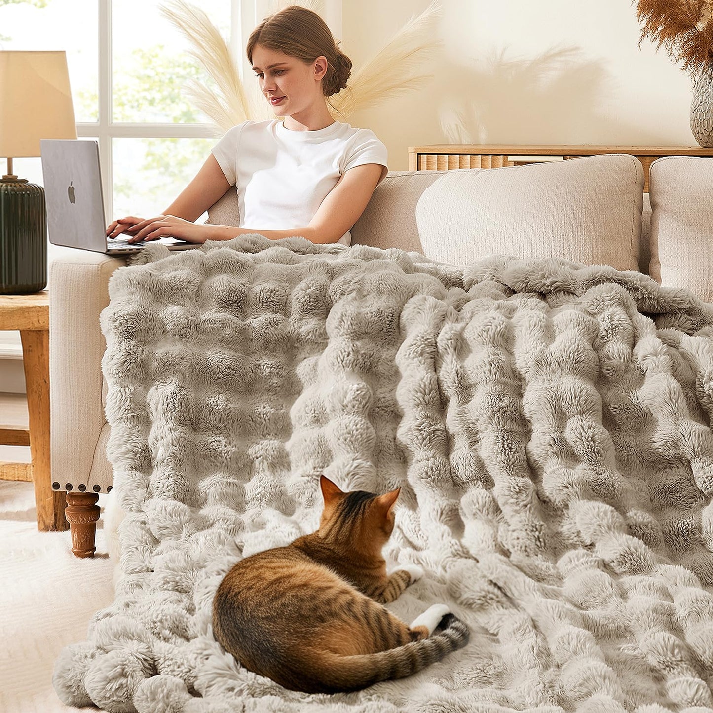 L'AGRATY Faux Rabbit Fur Blanket: 50" x 60" Luxury Soft Fluffy Thick Fur Throw Blanket for Couch Bed Sofa - Cozy Plush Bubble Blankets for Winter: Warm Flannel Fleece Decorative Blanket(Castle Grey)