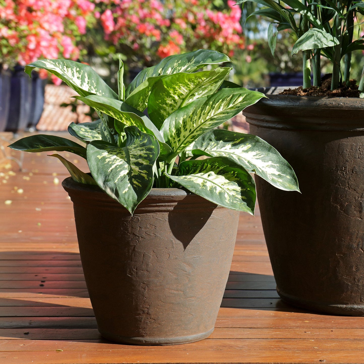 Sunnydaze 15.25-Inch Anjelica Large Plastic Pot for Plants - Outdoor Double-Walled Large Plastic Planter with Drillable Drainage Holes - Rust