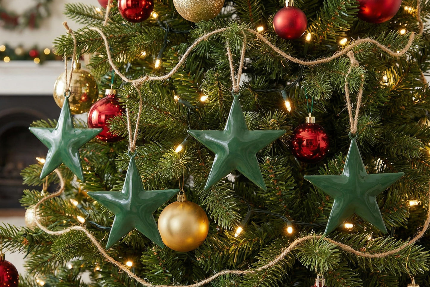 Green Star Hanging Ornaments Set of 4 – Rustic Farmhouse Decor, Christmas Tree Ornaments, Wall & Door Hanging Stars for Home, Holiday, Winter & Festive Decorations