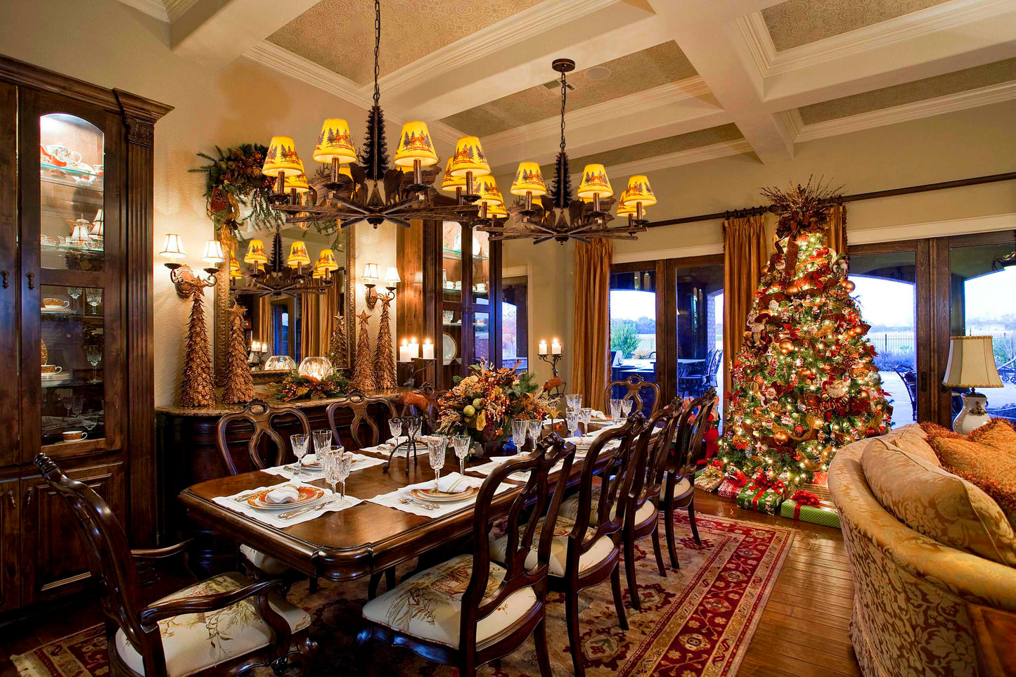 TOCHIC 8-Light Western Chandelier for Dining Room, Farmhouse Chandelier with Lampshade, Rustic Bronze Christmas Tree Bear Wildlife Light Fixture for Living Room Bedroom Kitchen Foyer Cabin, 35.5" D