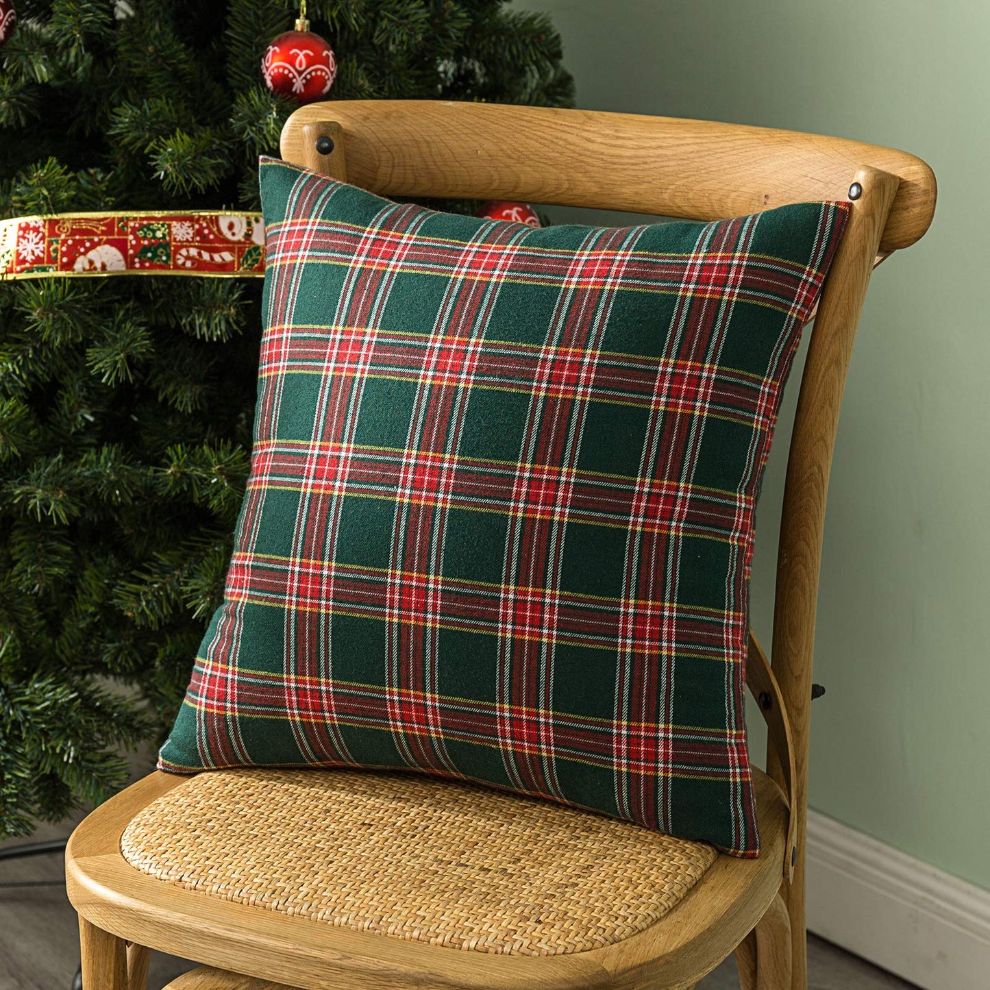 AQOTHES Pack of 2 Christmas Plaid Decorative Throw Pillow Covers Scottish Tartan Cushion Case for Farmhouse Home Holiday Decor Red and Green, 20 x 20 Inches