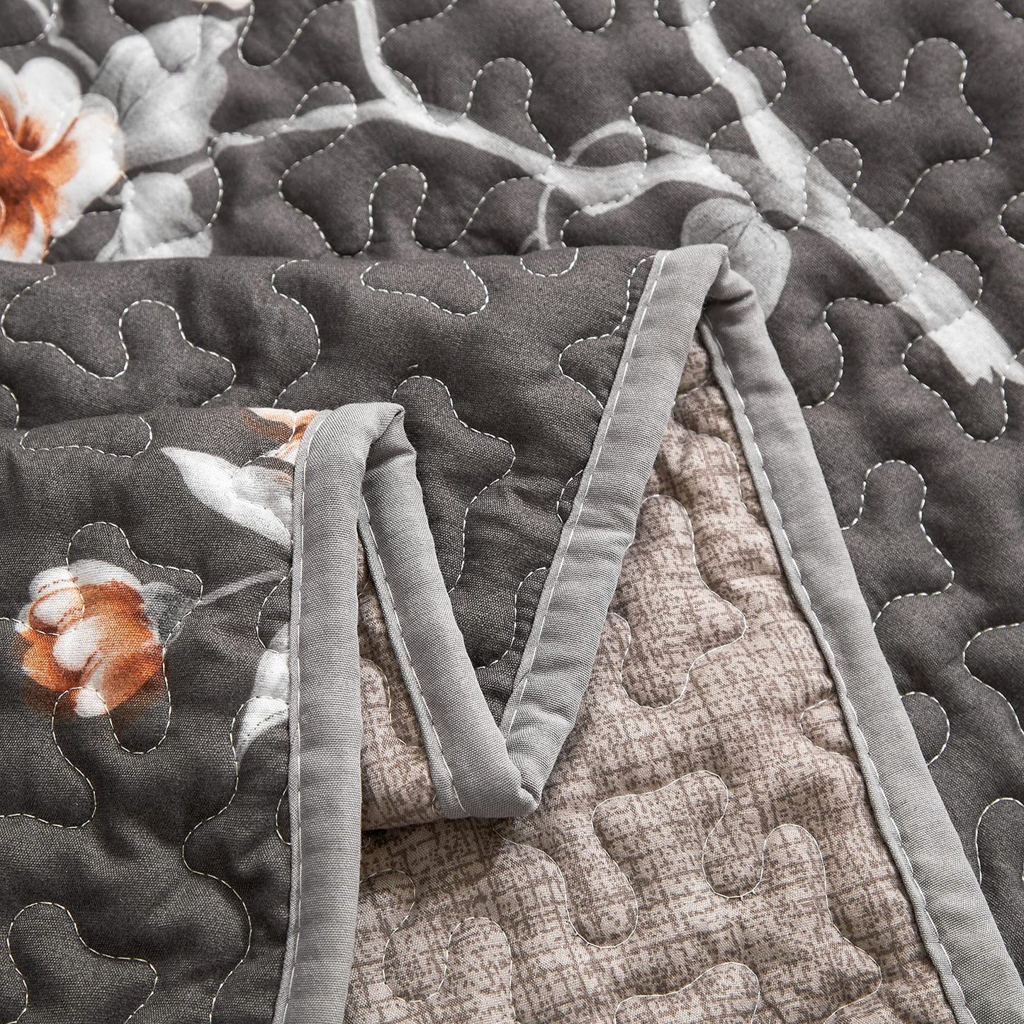 Flysheep 3 Pieces Quilt Set Full/Queen Size, Dark Gray Floral Reversible Bedspread Coverlet Set, Soft Microfiber Lightweight Bed Cover for All Season (90" x 90", 1 Quilt+ 2 Pillow Shams)