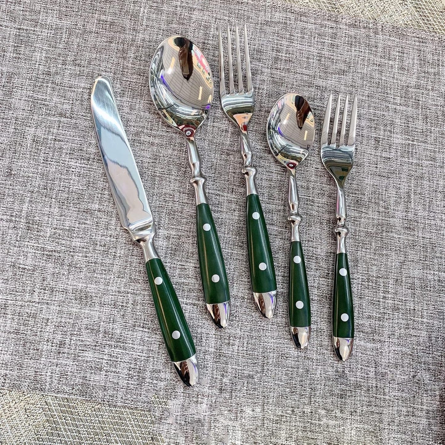 Green Flatware Set Silverware Set for 4 Cutlery Set Durable 18/10 Stainless Steel Flatware Sets Utensil Sets Flatware Wedding Mirror Effect Classical Retro Steak Tableware Forks Spoons And Knives Set
