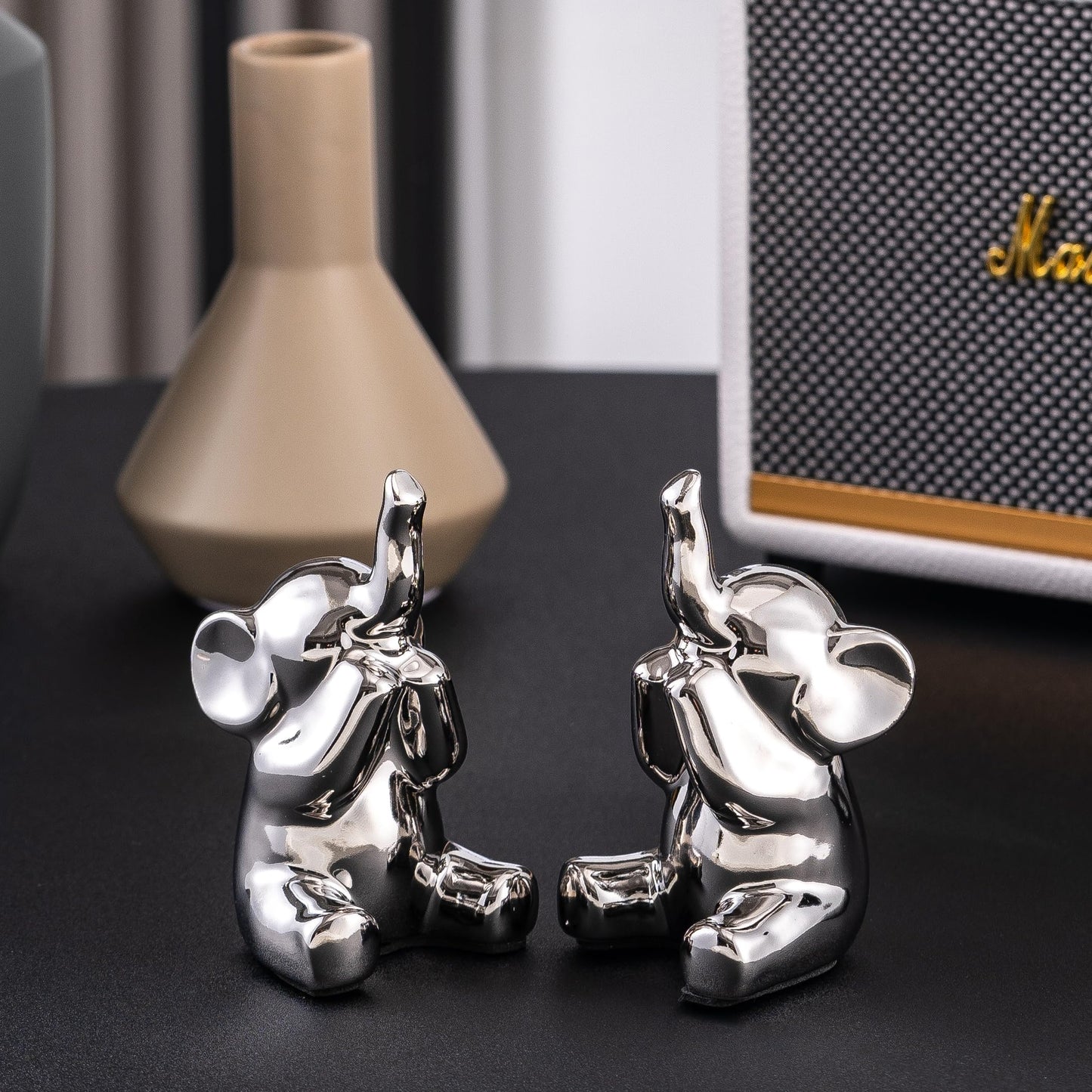 SURE YUESI Pair of Small Silver Elephant Figurines, Modern Boho Decorative Statues, Lucky Elephant Home Decor for Living Room, Bedroom, Office Desk & Shelf