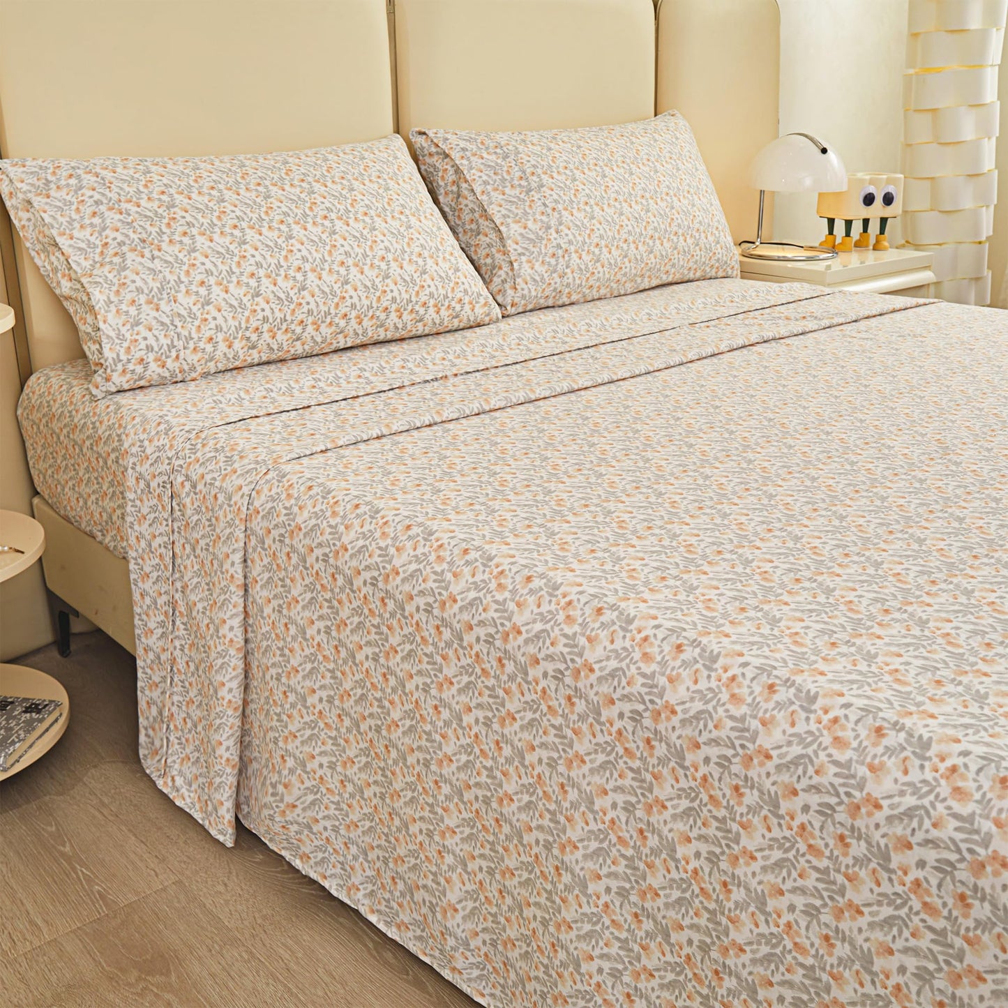 Viviland Floral Queen Sheet Set - 4 Piece Vintage Light Orange Flower Patterned Bed Sheets - Soft, Breathable Microfiber Sheets with Deep Pocket, Non-Slip Fitted Sheets & Pillowcases