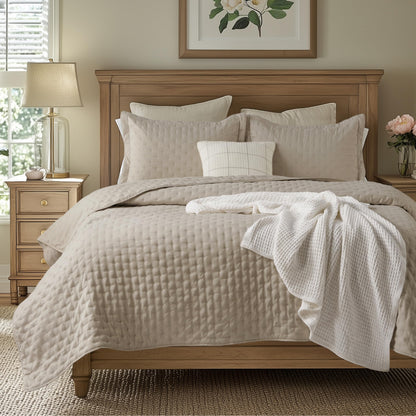 Bedsure King Quilt - Linen Bedspread King Size & Lightweight Comforter, Modern Farmhouse Coverlet with Clover Pattern, Ultra Soft All-Season Bedding, 106 x 96 Inches