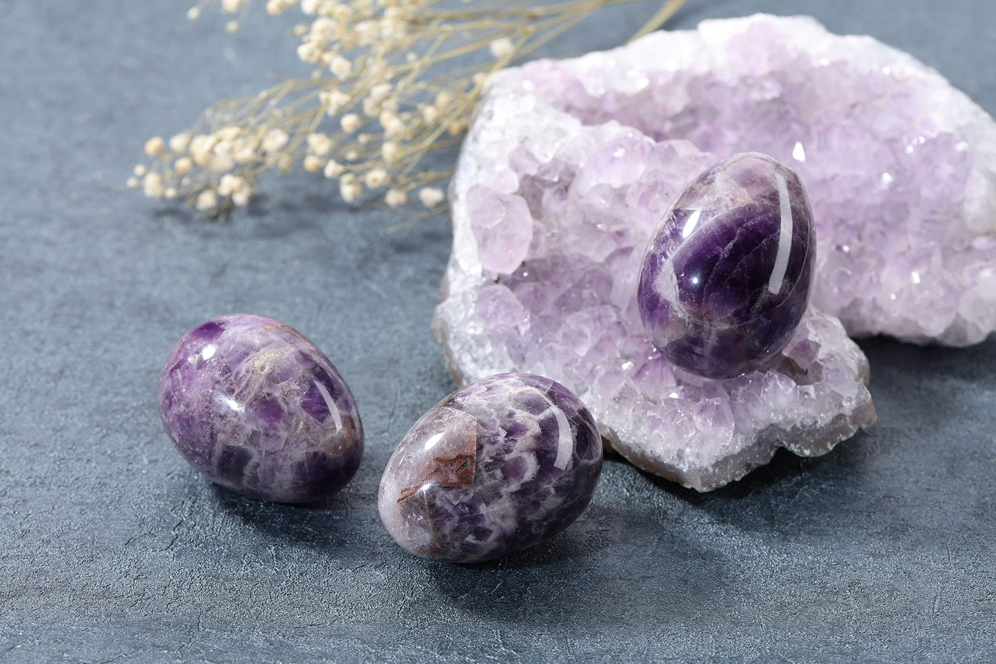 Top Plaza Healing Crystals Amethyst Stone Decors Carved Polished Natural Gemstone Egg Statue Figurines with Acrylic Stand Home Living Room Bedroom Room Decoration