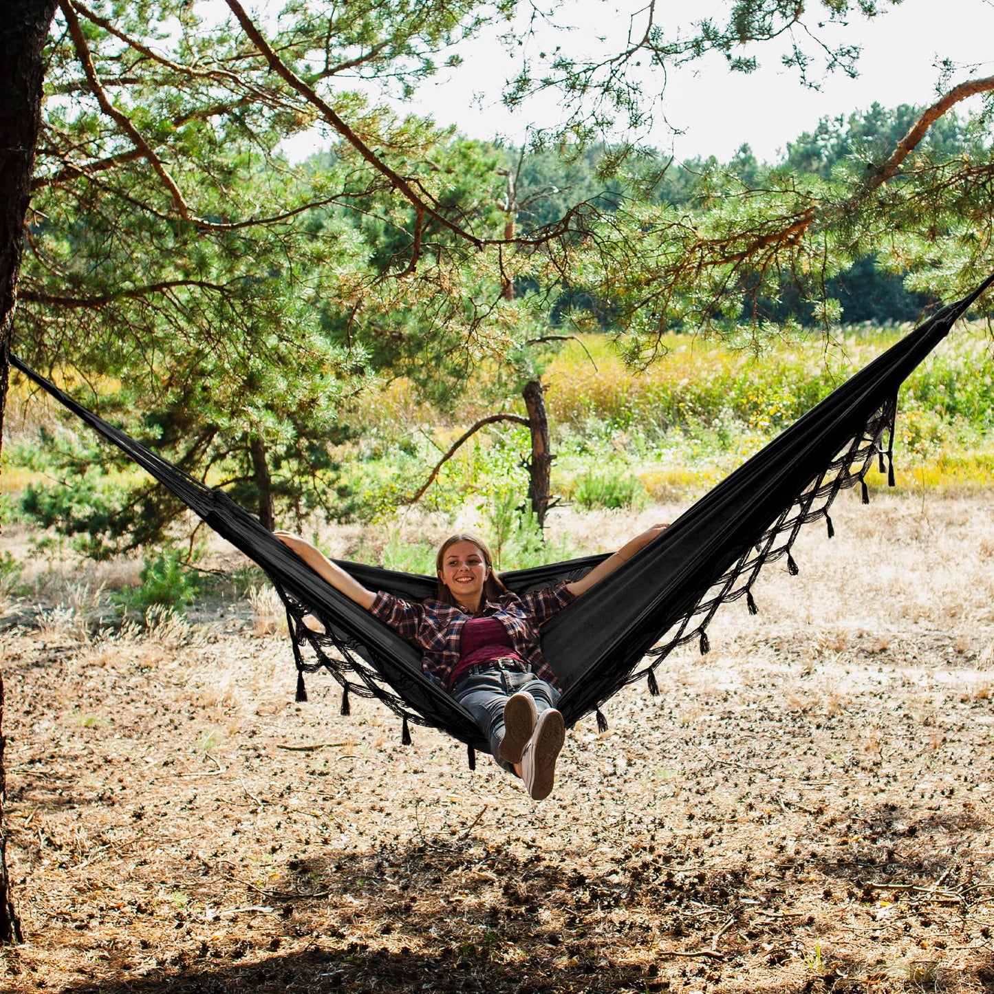 Bellzacasa Double Hammock, Heavy Duty 500 lb Load Capacity Tassels and Fishtail Knitting with Mounting Straps for Outdoor Camping Patio Balcony Black
