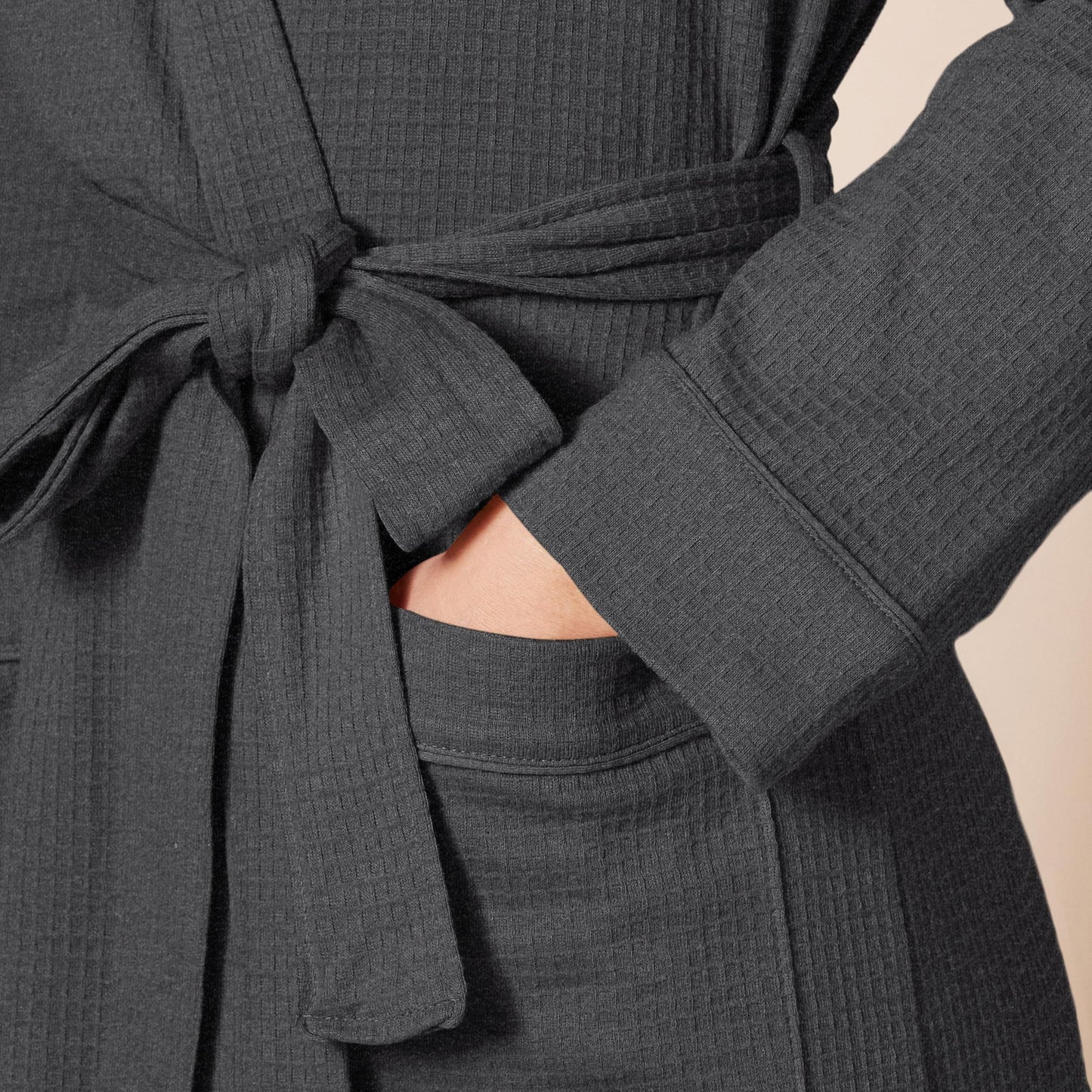 Amazon Essentials Women's Lightweight Waffle Mid-Length Robe (Available in Plus Size), Charcoal Heather, L
