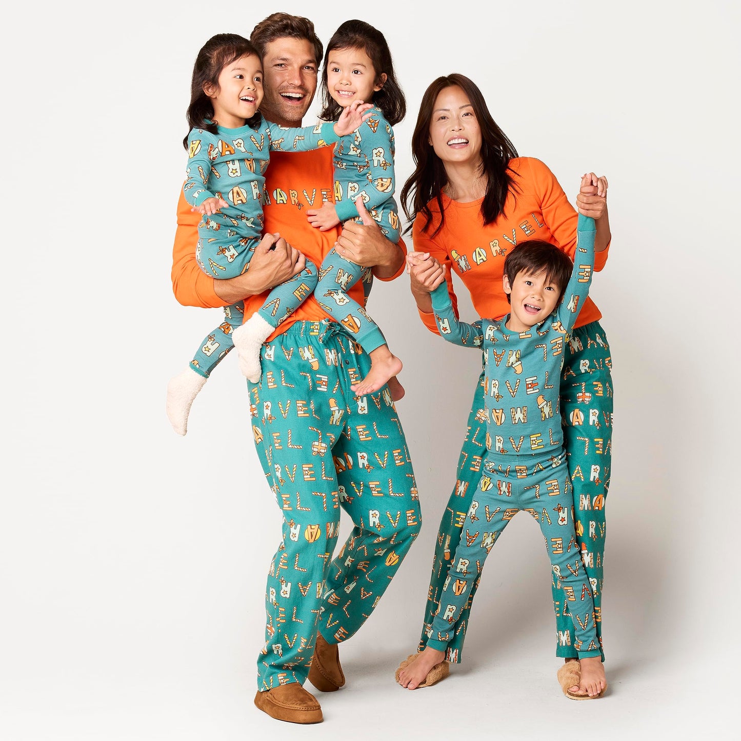 Amazon Essentials Disney | Marvel | Star Wars Women's Flannel Pajama Sleep Sets, Festive Marvel, Small