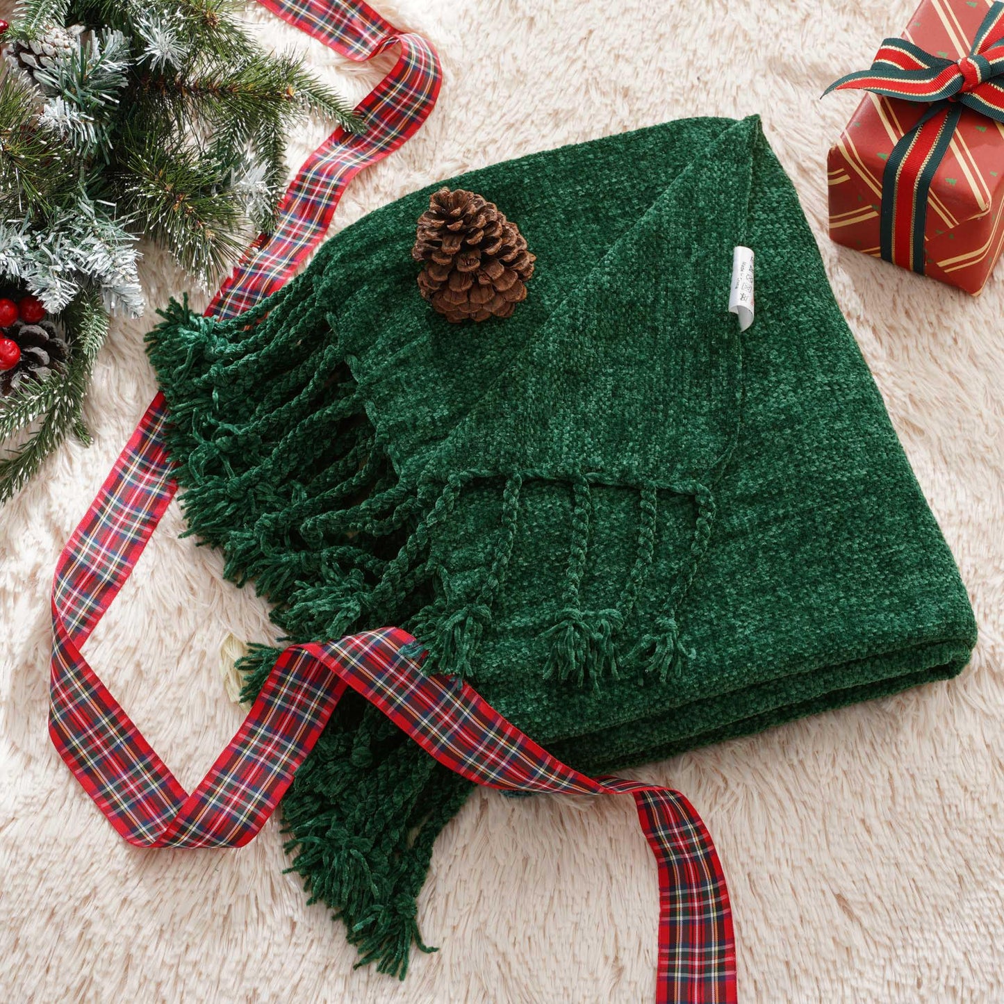 BATTILO HOME Chenille Knit Throw Blanket for Couch, Soft Cozy Christmas Green Knitted Throw Blanket with Fringe, Lightweight Blanket for Christmas Decoration, 50"x60"