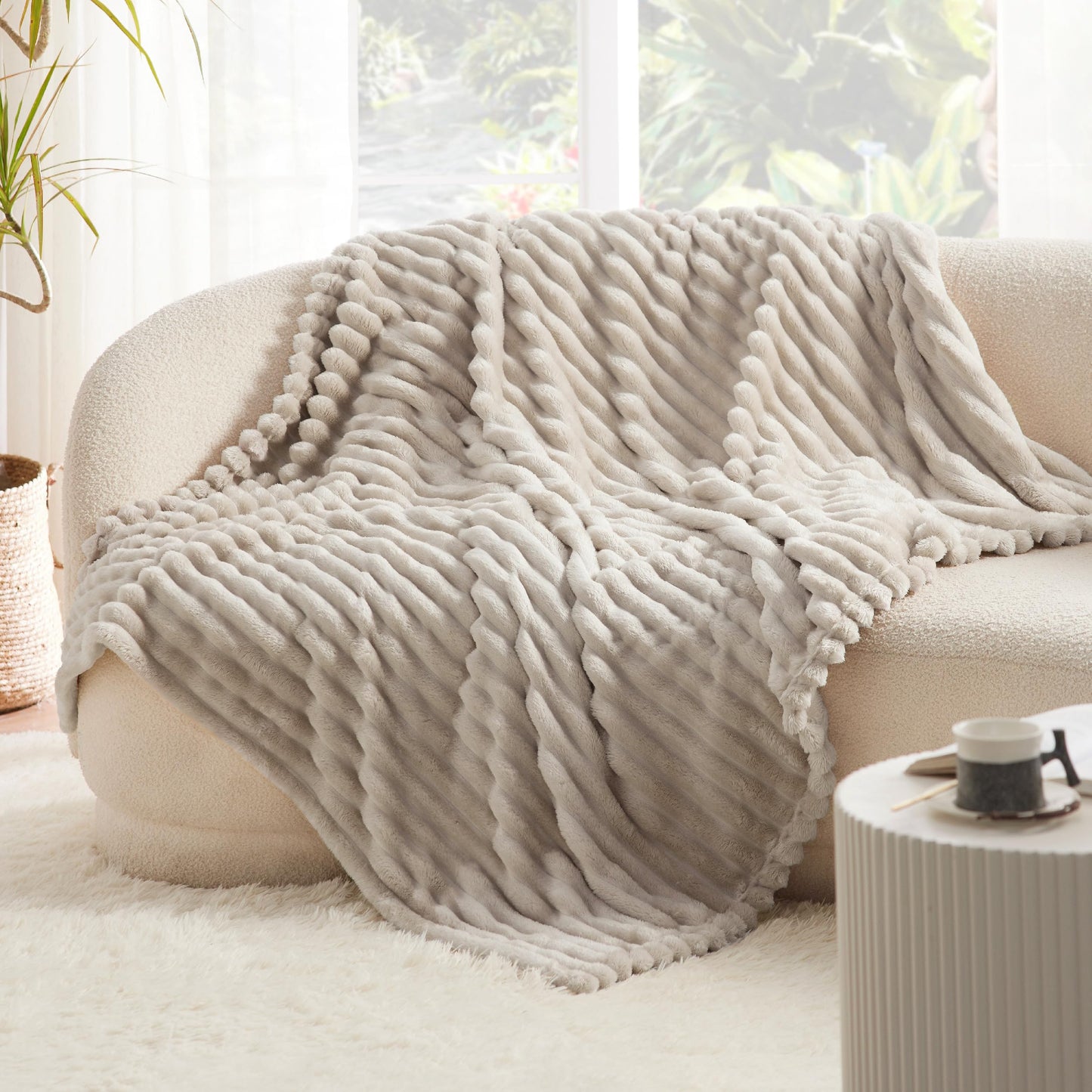 Bedsure Fleece Blanket Twin Size (Beige & Sage Green)