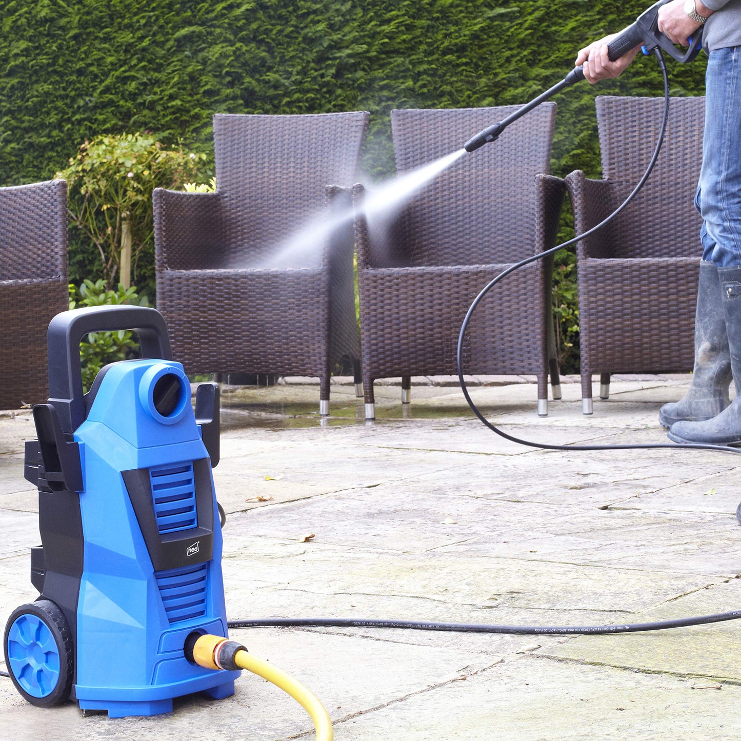 Neo® Electric High Pressure Washer 110 Bar High Power Jet Water Patio Car Cleaner with Foam Tank and Brush Included