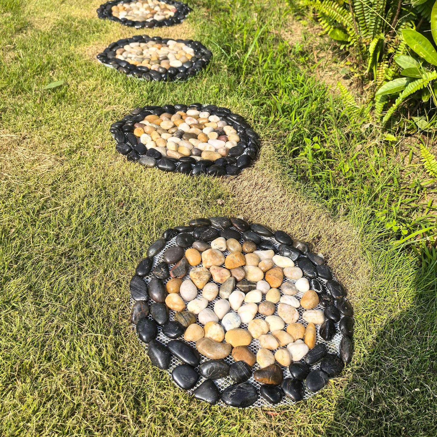 Garden Stepping Stones Outdoor,Pebble Stepping Stones for Garden Walkway,Decoration Polished River Rock for Yard, Pathway,Landscaping, 12 inch Round Decorative Stone Sheet Set 6pcs