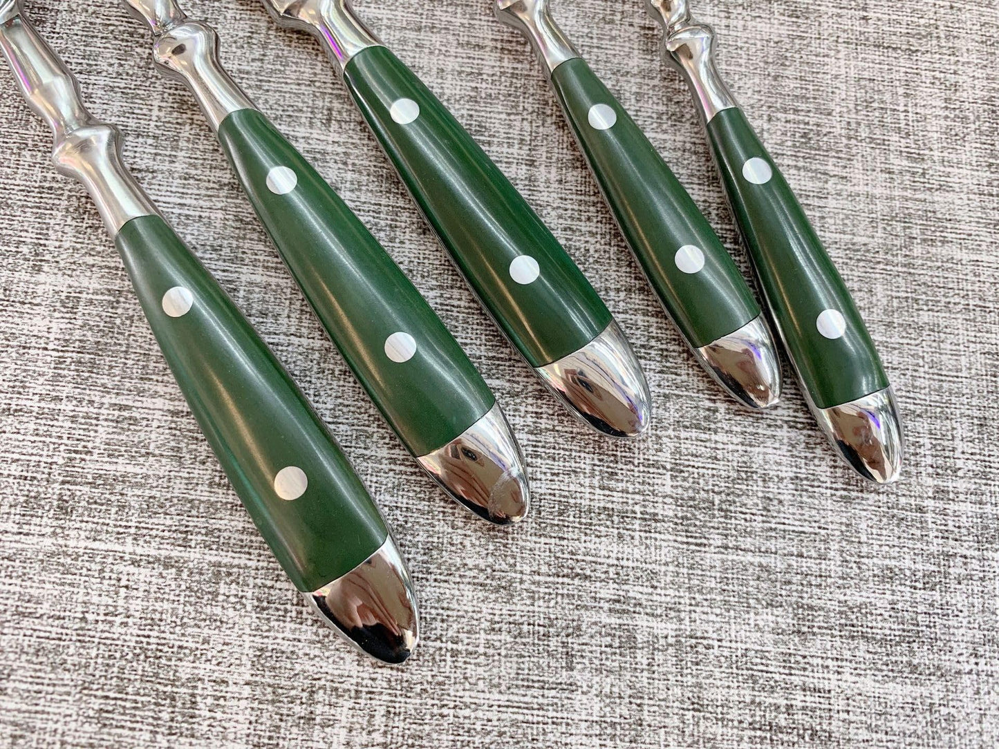Green Flatware Set Silverware Set for 4 Cutlery Set Durable 18/10 Stainless Steel Flatware Sets Utensil Sets Flatware Wedding Mirror Effect Classical Retro Steak Tableware Forks Spoons And Knives Set
