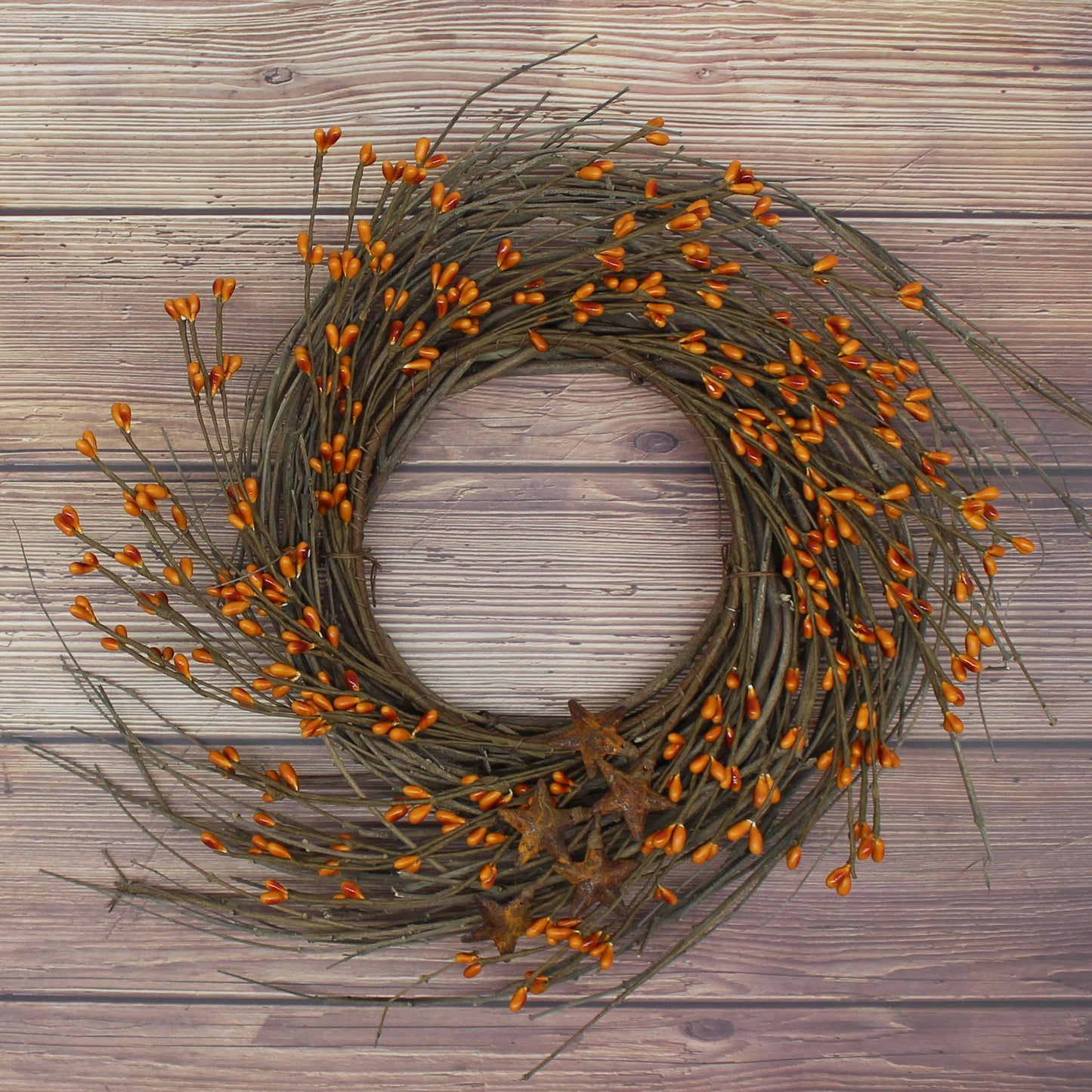 CVHOMEDECO. Primitives Rustic Pip Berries and Twig with Rusty Barn Stars Wreath, 12-Inch, Gold