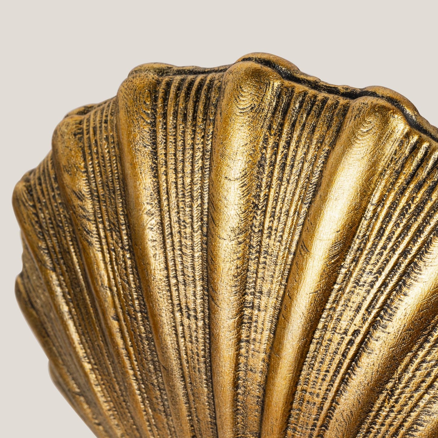 MXARLTR Decorative Shell Bookends, Coastal Nautical Book Ends for Shelves Desk, Resin Seashell Book Ends for Home Office Living Room Beach Decor (Gold)