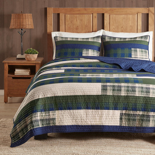 Woolrich Spruce Hill Reversible Quilt Set - Cottage Styling Reversed to Solid Color, All Season Lightweight Coverlet, Cozy Bedding Layer, Matching Shams, Oversized Full/Queen, Stripes Green 3 Piece