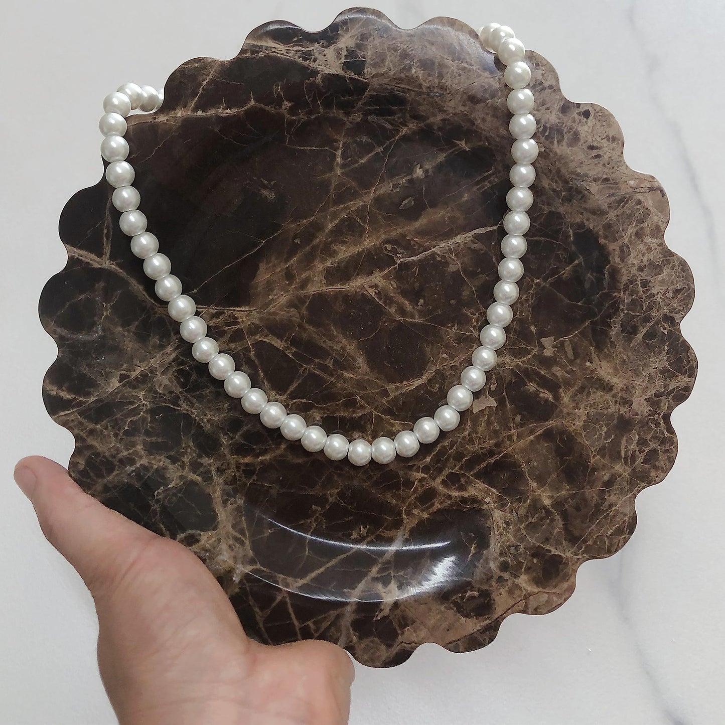 SAIDKOCC Marble Tray Round Scalloped Tray Small Serving Platter for Counter, Bathroom, Kitchen, Nightstand, Jewelry Ring Dish Holder (Coffee Net)