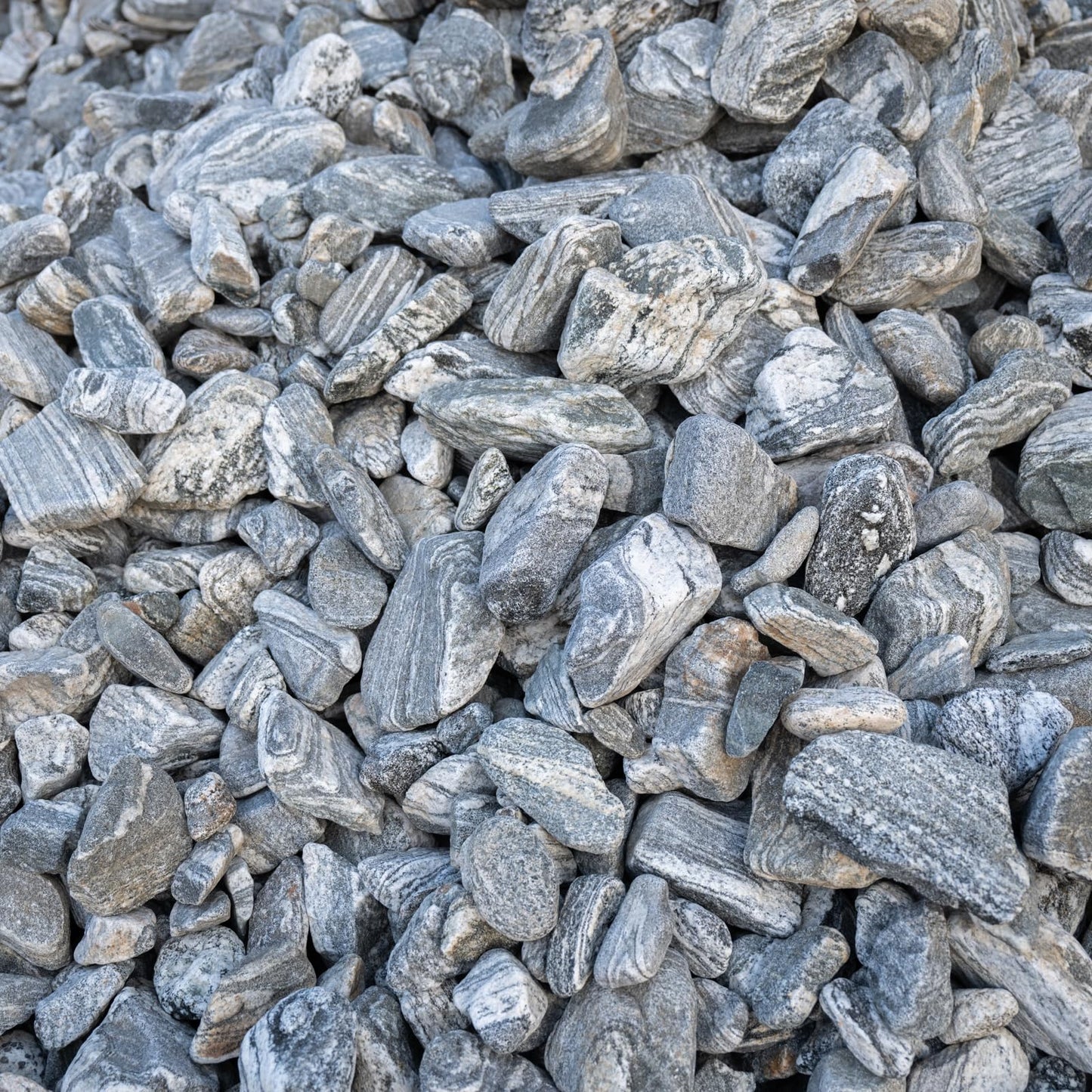 KINGRUI Aquarium Rocks Silver Seiryu Rock 5lb Natural Stone for Fish Tanks, Terrariums, Bonsai, Garden Decoration, Micro Landscapes & Reptile Terrariums(2-5inch 4-5Pcs)