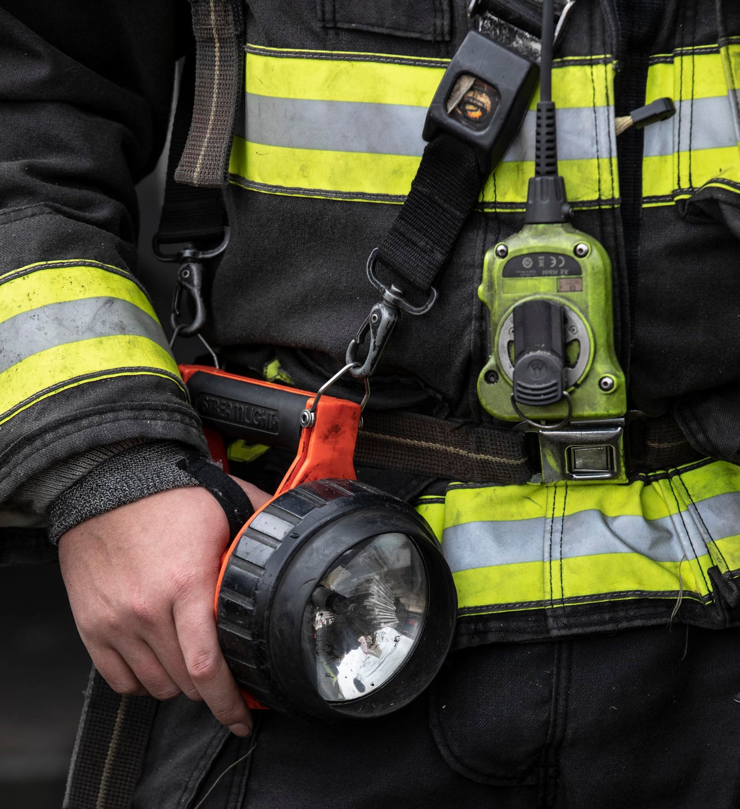 Streamlight 44450 Fire Vulcan 180-Lumen LED Flashlight with Standard System Includes AC/DC Charger, Dual Rear LEDs and Quick Release Shoulder Strap, Orange