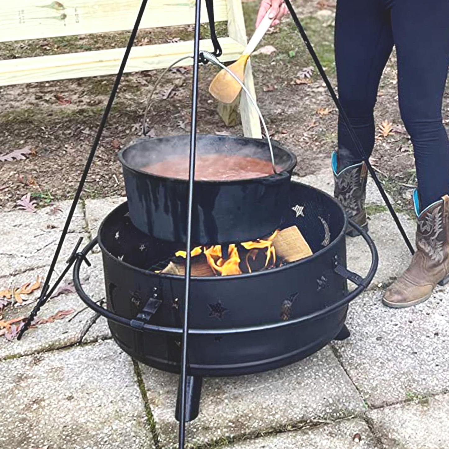 Cuisiland 20QT Cast Iron Dutch Oven with Lip Lid & Bail Handle – Extra Large Pre-Seasoned Campfire Pot for Outdoor Cooking, Baking, Roasting & Stews – Heavy-Duty Cookware for Camping & Backyard Use