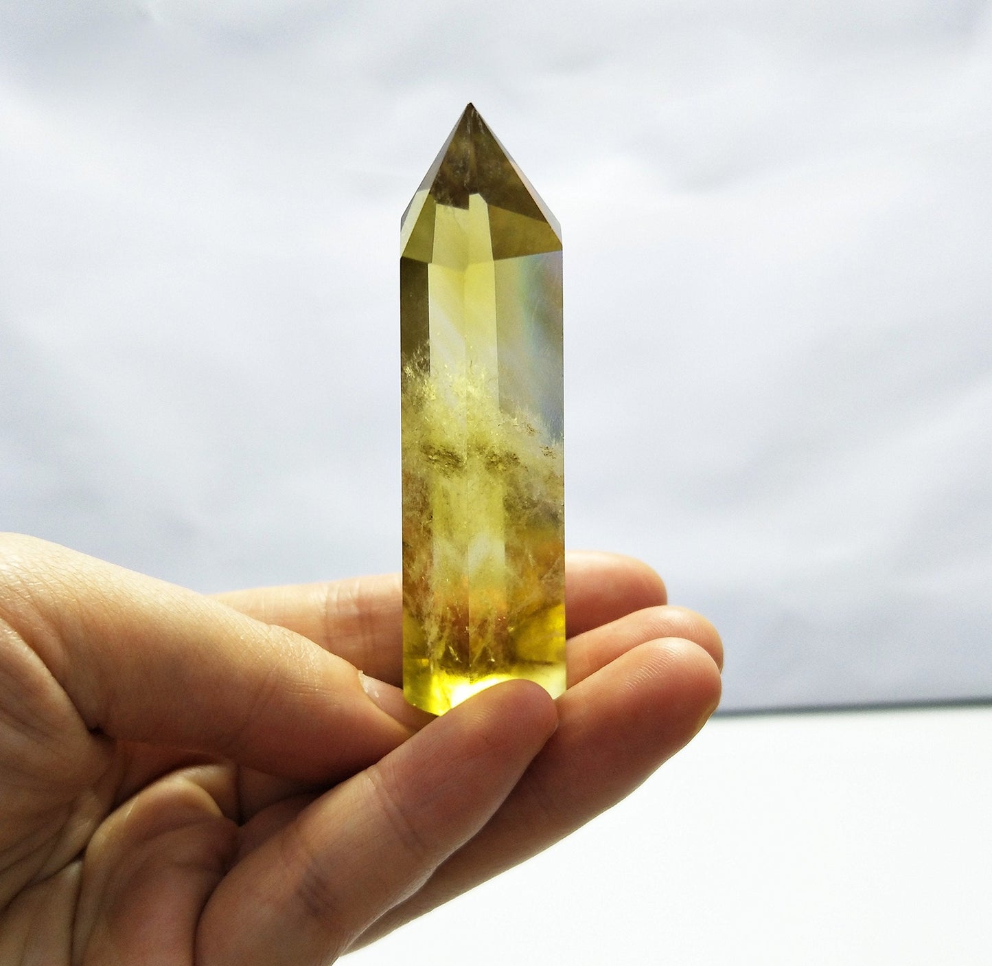 Natural Citrine Crystal Wand – Faceted & Pointed Yellow Quartz Prism Bar for Reiki, Chakra Meditation, Crystal Healing, Energy Work & Home Décor (1 Piece)