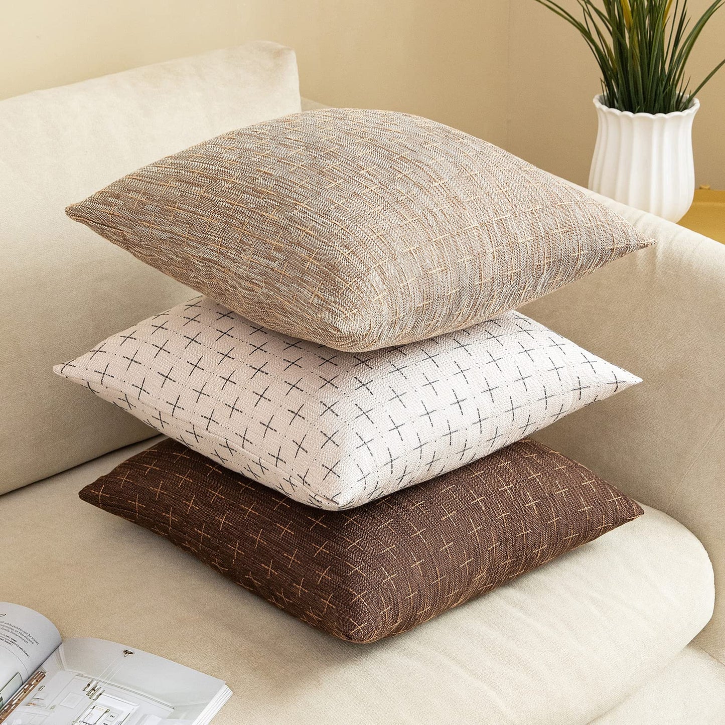 MIULEE Pack of 2 Decorative Burlap Linen Christmas Throw Pillow Covers Modern Farmhouse Pillowcases Rustic Woven Textured Cushion Cover for Sofa Couch Bed 18x18 Inch Beige