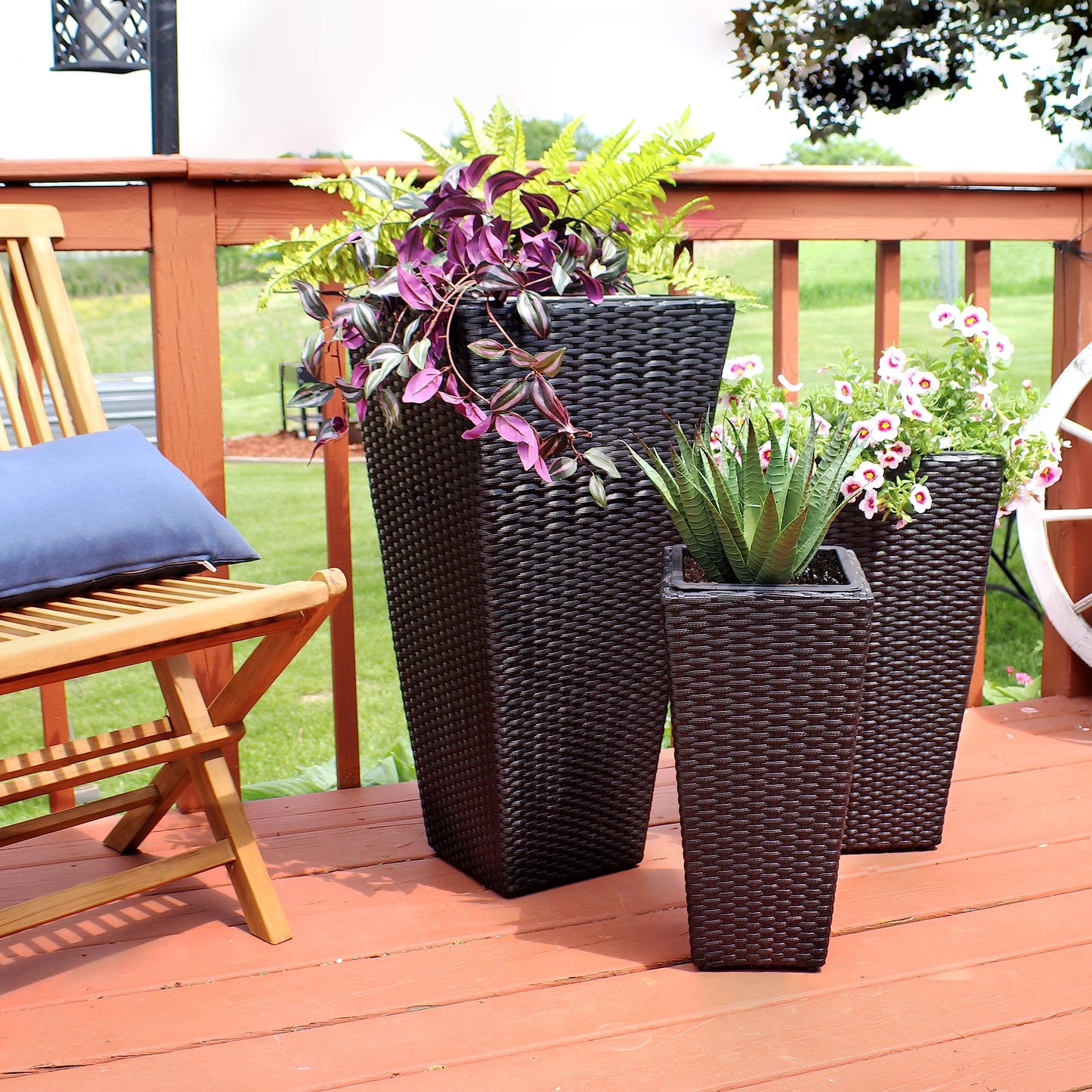 Sunnydaze Square Tall Wicker Outdoor Planter Set of 3 - Polyrattan Large Outdoor Planters for Porch, Patio or Garden - 9", 11.5", 14.75" Tall Plant Pots - Black