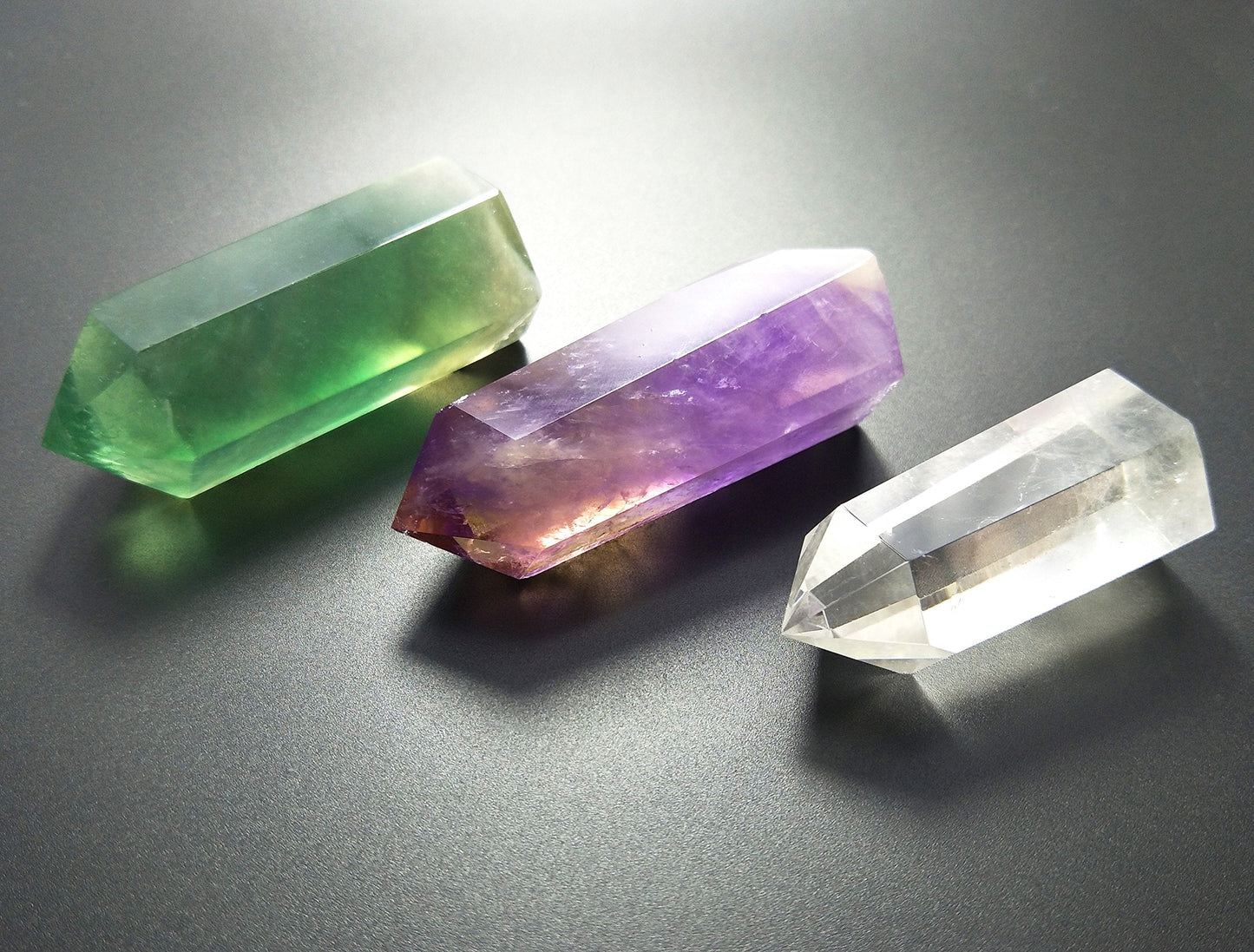 Set of 3 Healing Crystal Wands of 3 Stones: Clear Quartz, Fluorite, Amethyst Pointed & Faceted Prism Bars for Reiki Chakra Meditation Therapy Decor