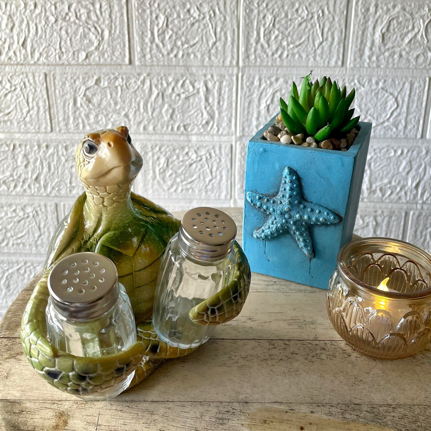 Sea Turtle Salt and Pepper Shaker Set – Whimsical Resin Design with Glass Shakers – Perfect Coastal Décor for Ocean Lovers