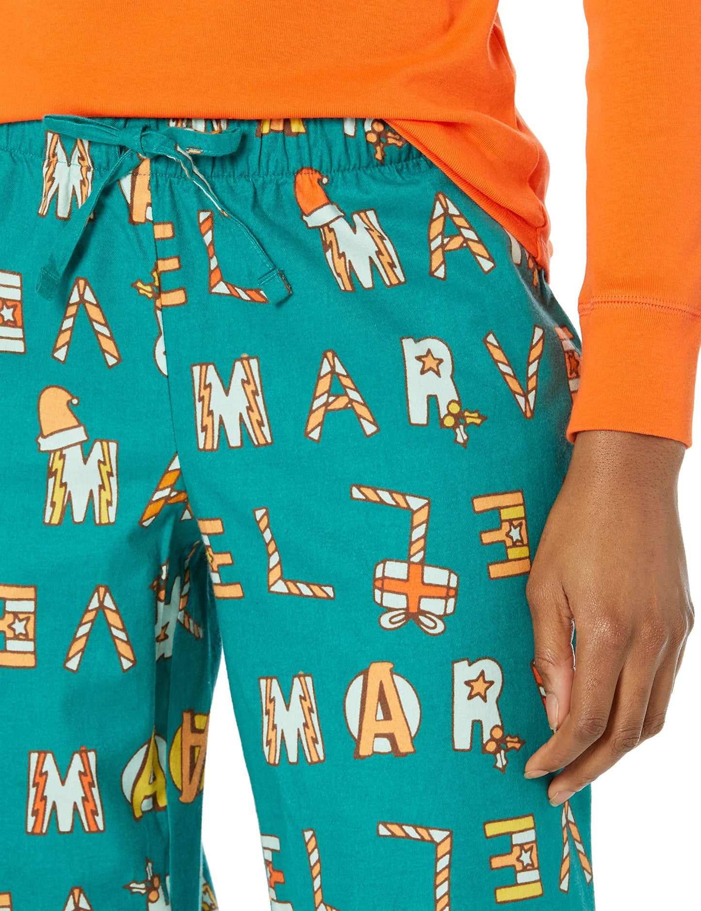 Amazon Essentials Disney | Marvel | Star Wars Women's Flannel Pajama Sleep Sets, Festive Marvel, Small