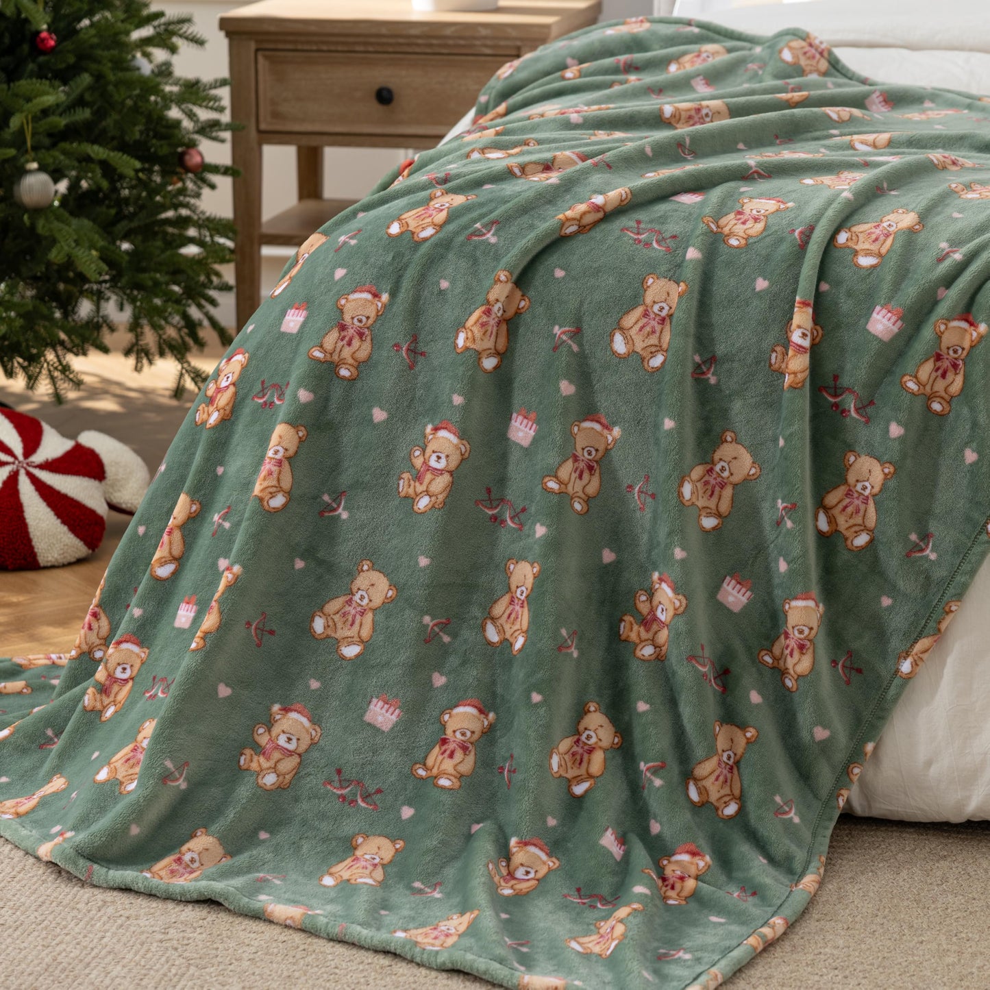 Sushing Christmas Printed Fleece Throw, Soft Plush Warm Festive, Cozy Couch Decor, 60"× 70", Teddy Bears