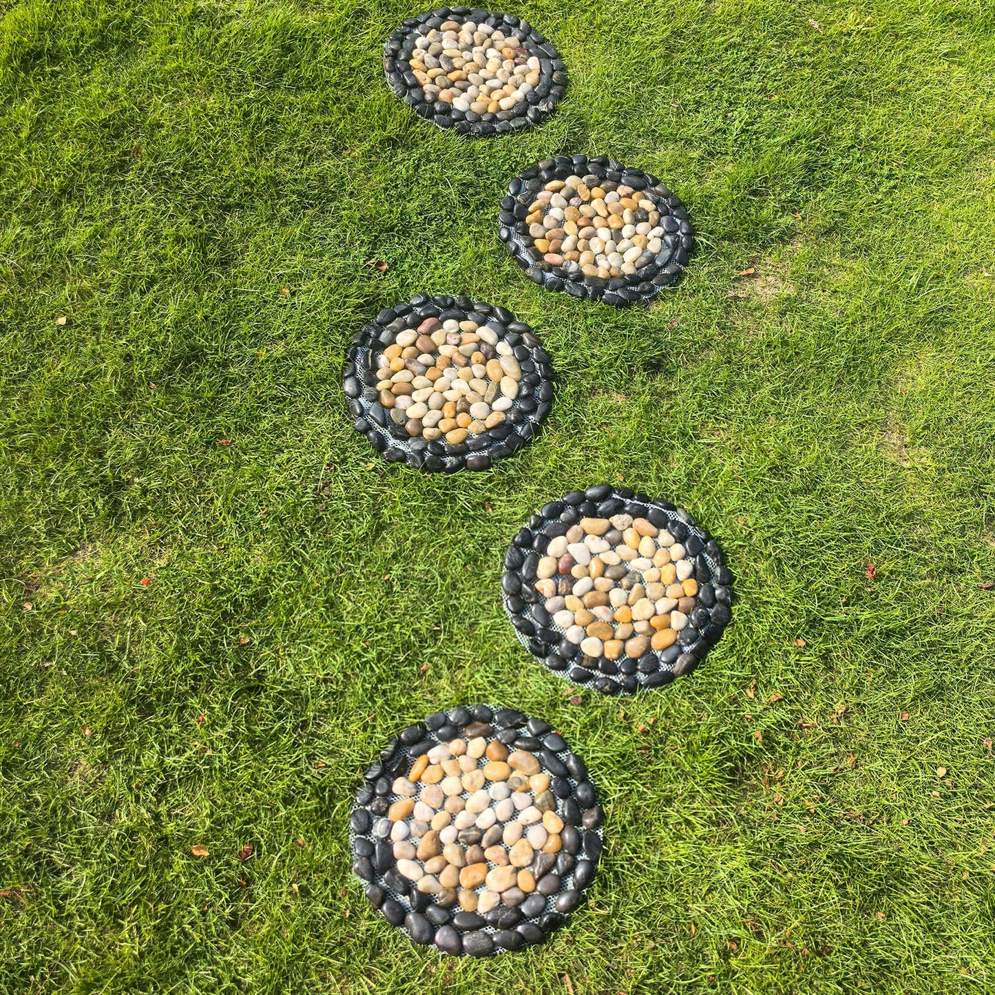 Garden Stepping Stones Outdoor,Pebble Stepping Stones for Garden Walkway,Decoration Polished River Rock for Yard, Pathway,Landscaping, 12 inch Round Decorative Stone Sheet Set 6pcs