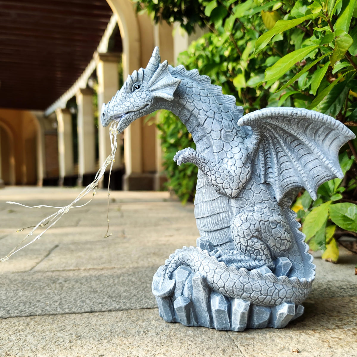 RCTTICUU Solar Dragon Garden Statues Outdoor Lights Watering Decor, Resin Dragon Figurine with 30 LED String Lights Lawn Patio Balcony Art Decoration,Housewarming, Birthday,Mothers Day Mom Gifts
